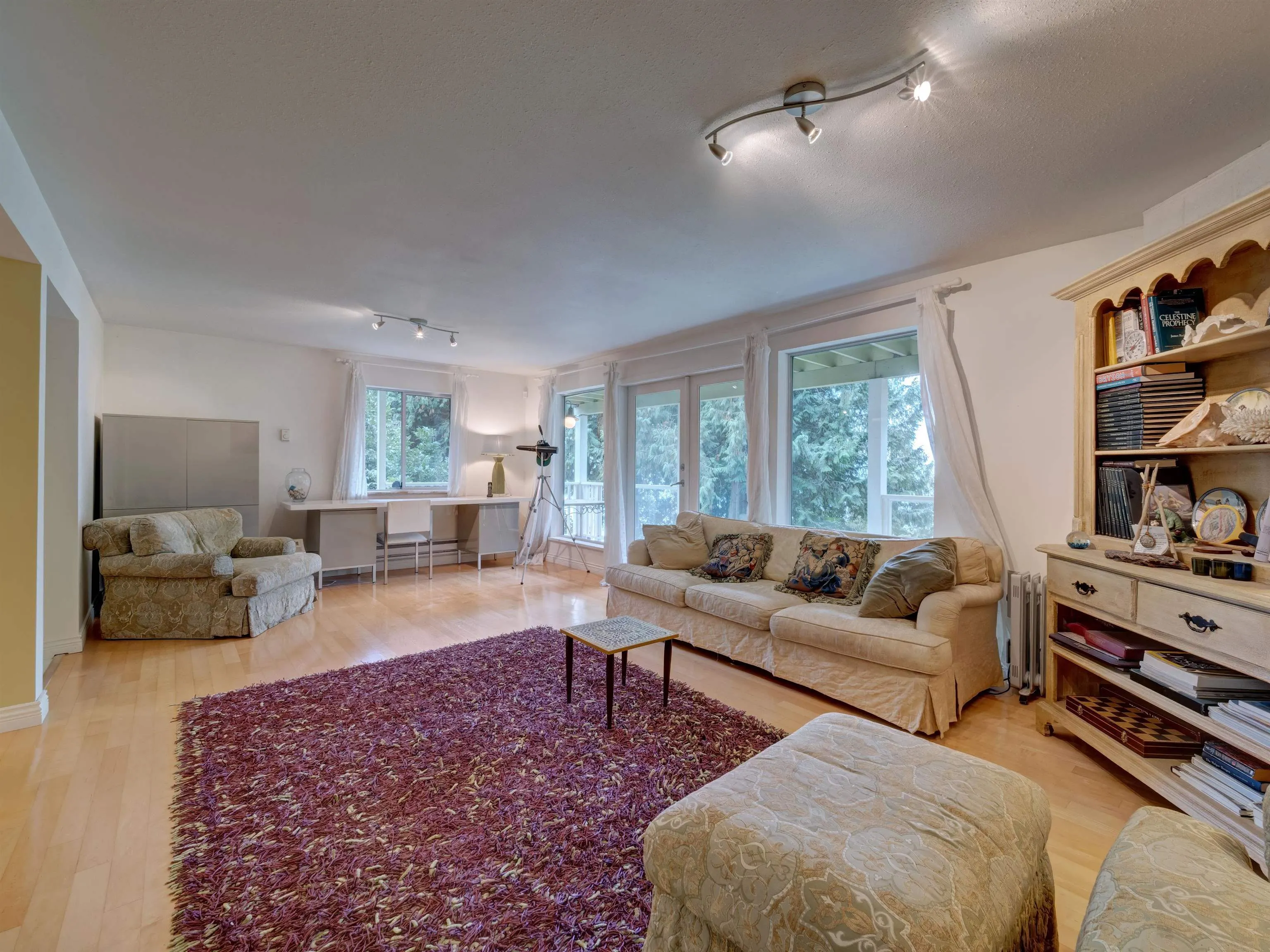 4947 Sunshine Coast Highway
