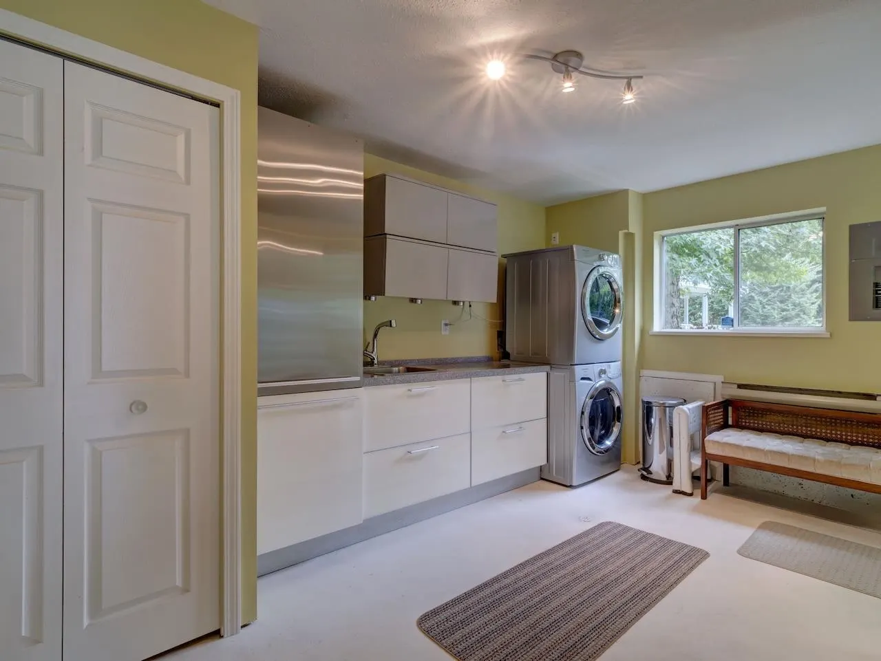 4947 Sunshine Coast Highway
