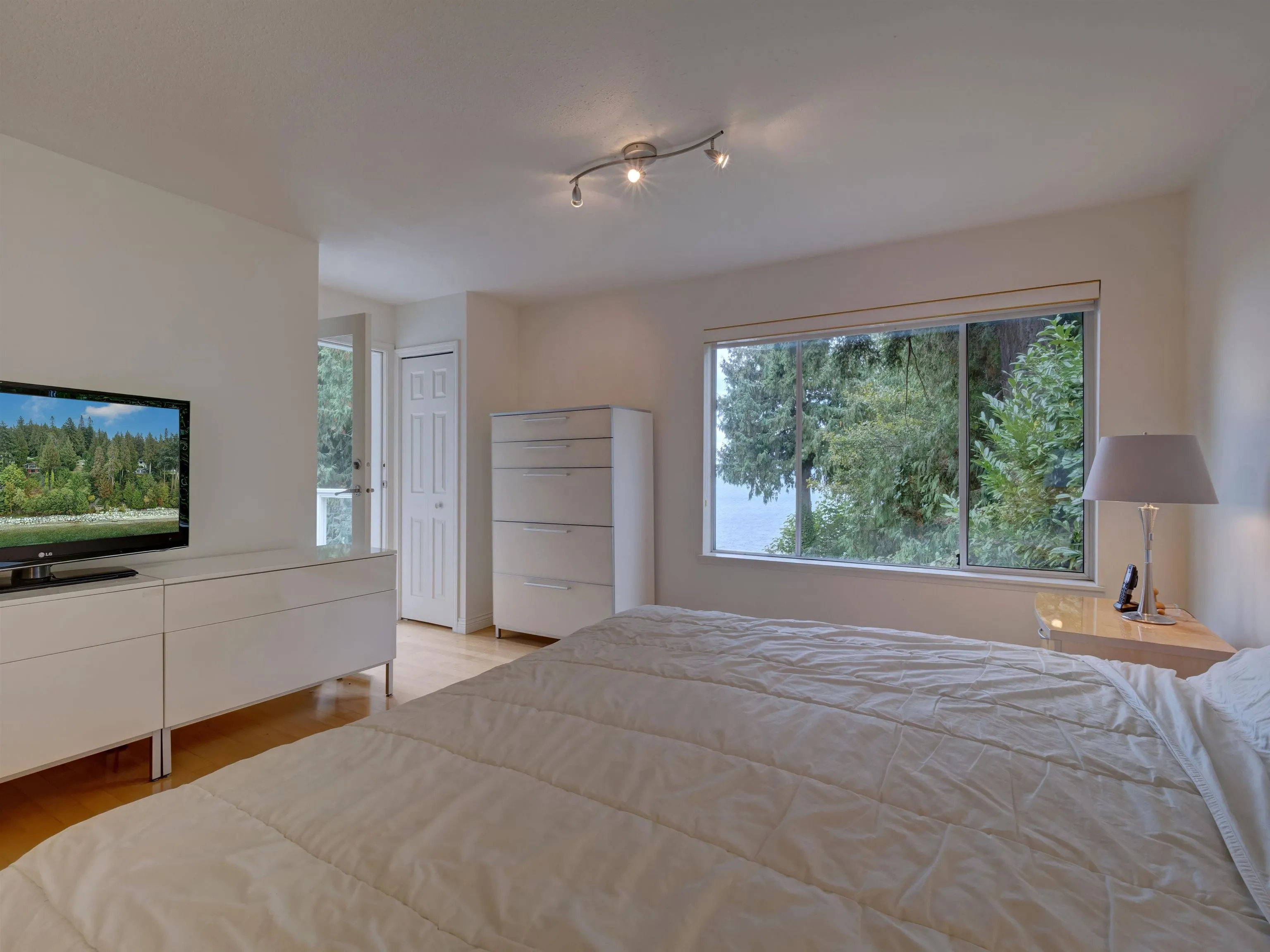4947 Sunshine Coast Highway