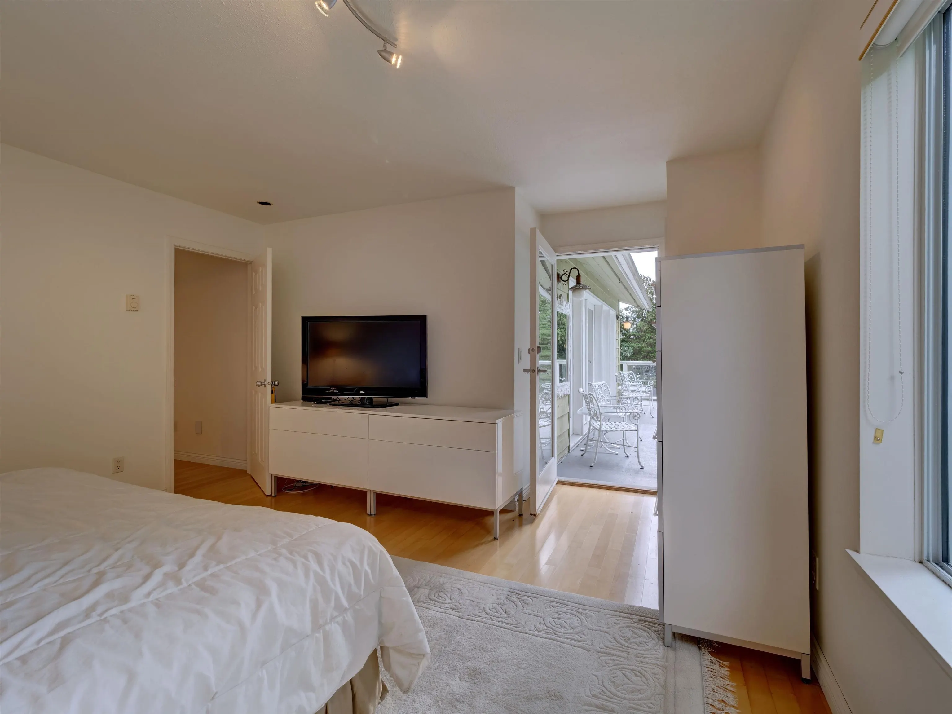 4947 Sunshine Coast Highway