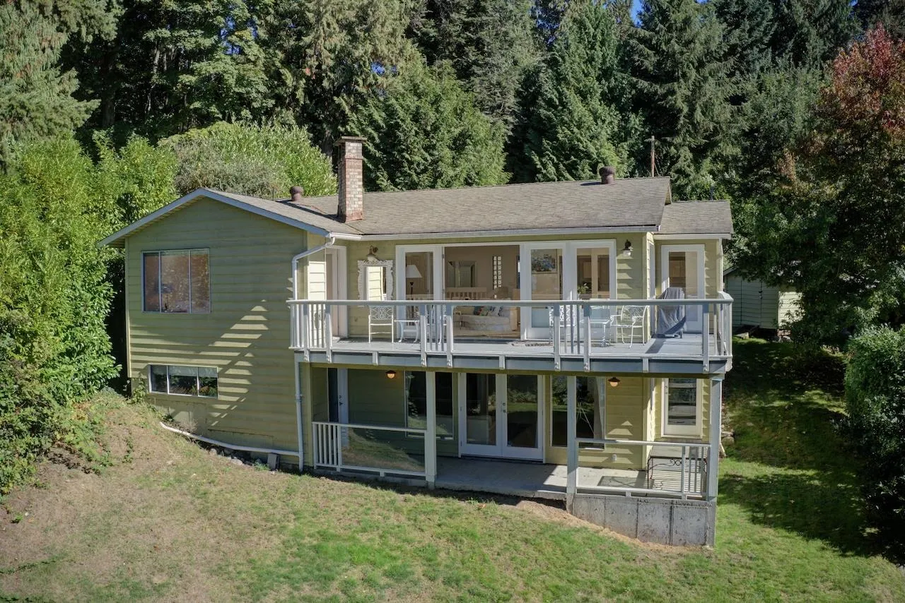4947 Sunshine Coast Highway