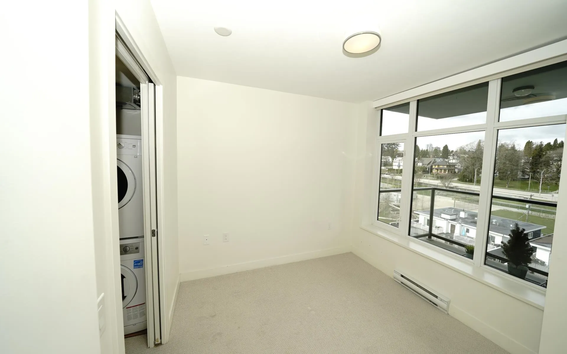 906 188 Agnes Street