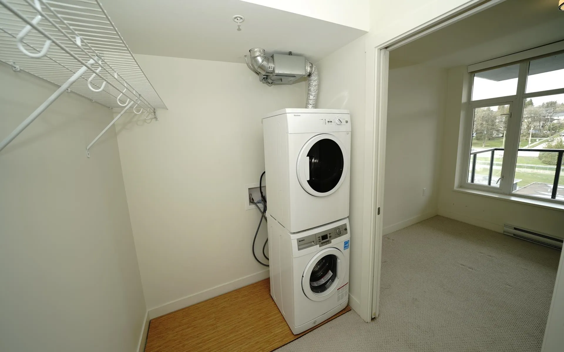 906 188 Agnes Street