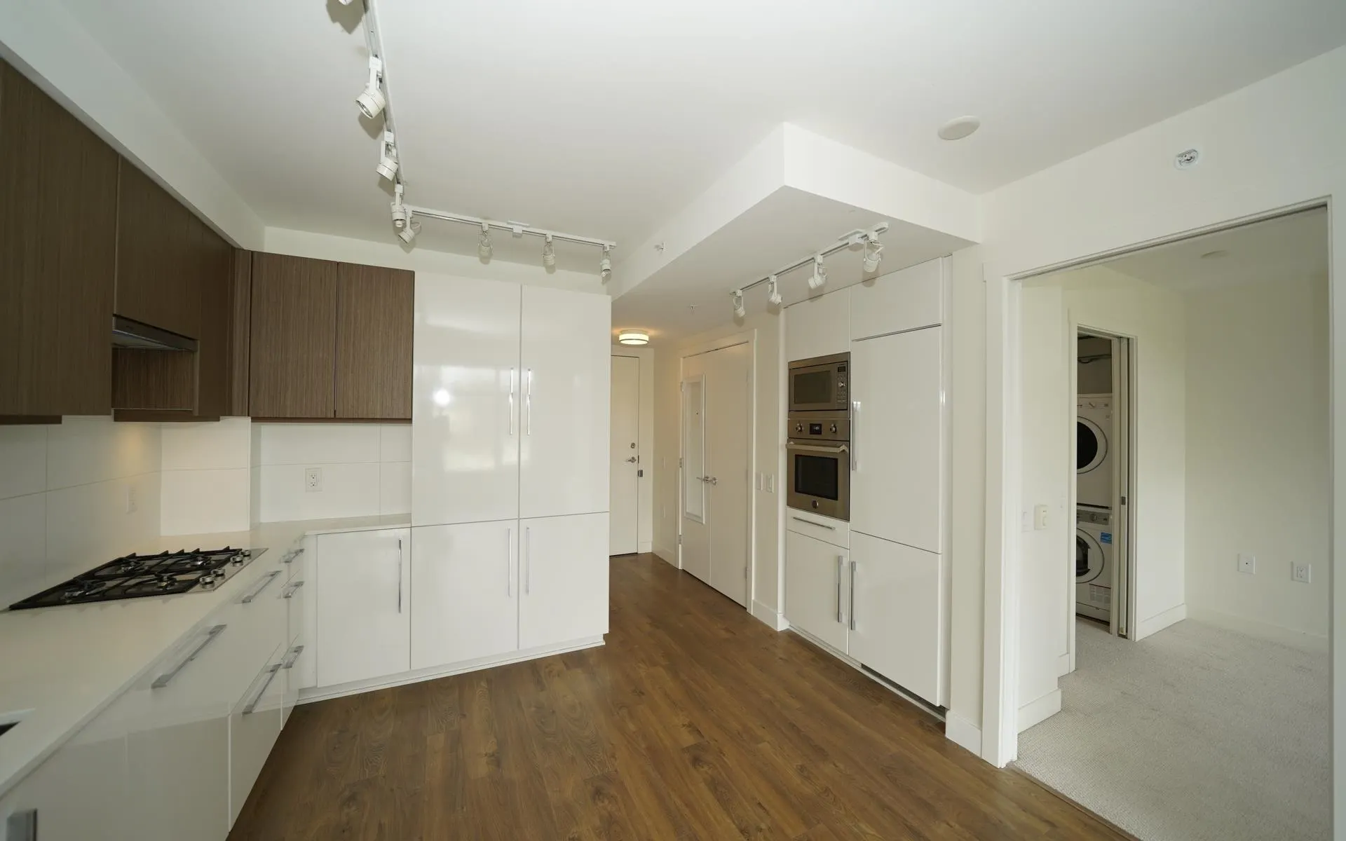 906 188 Agnes Street