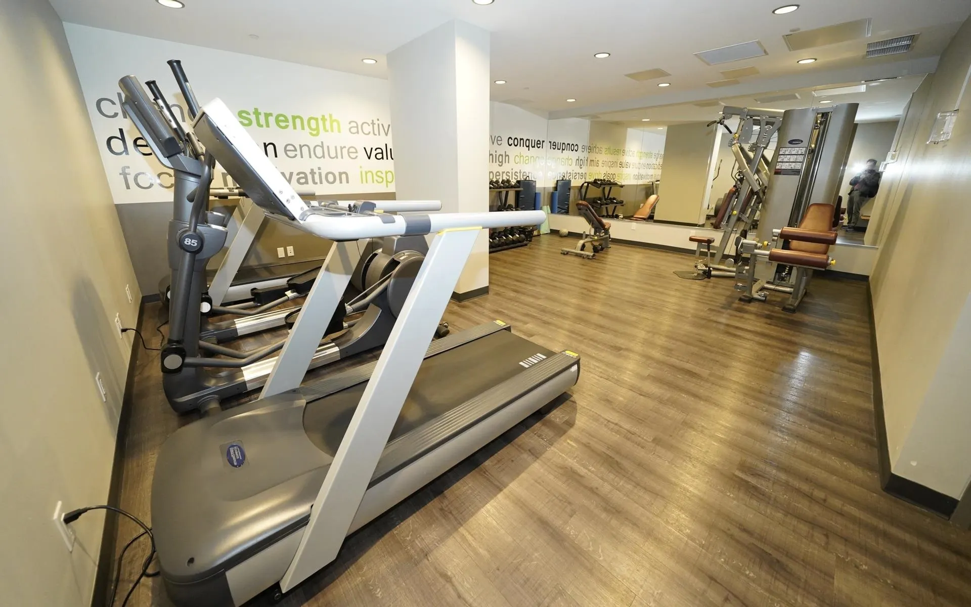 906 188 Agnes Street