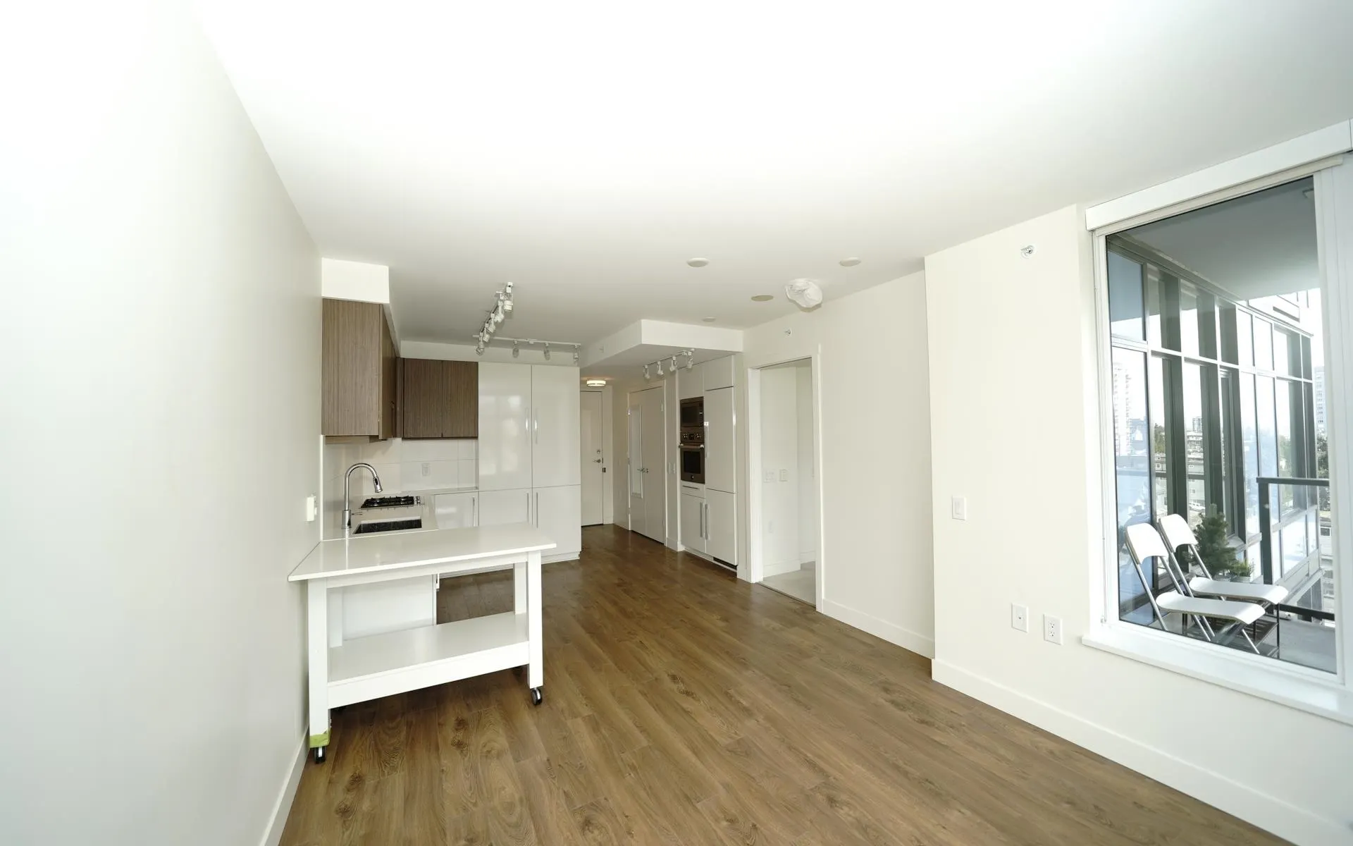 906 188 Agnes Street