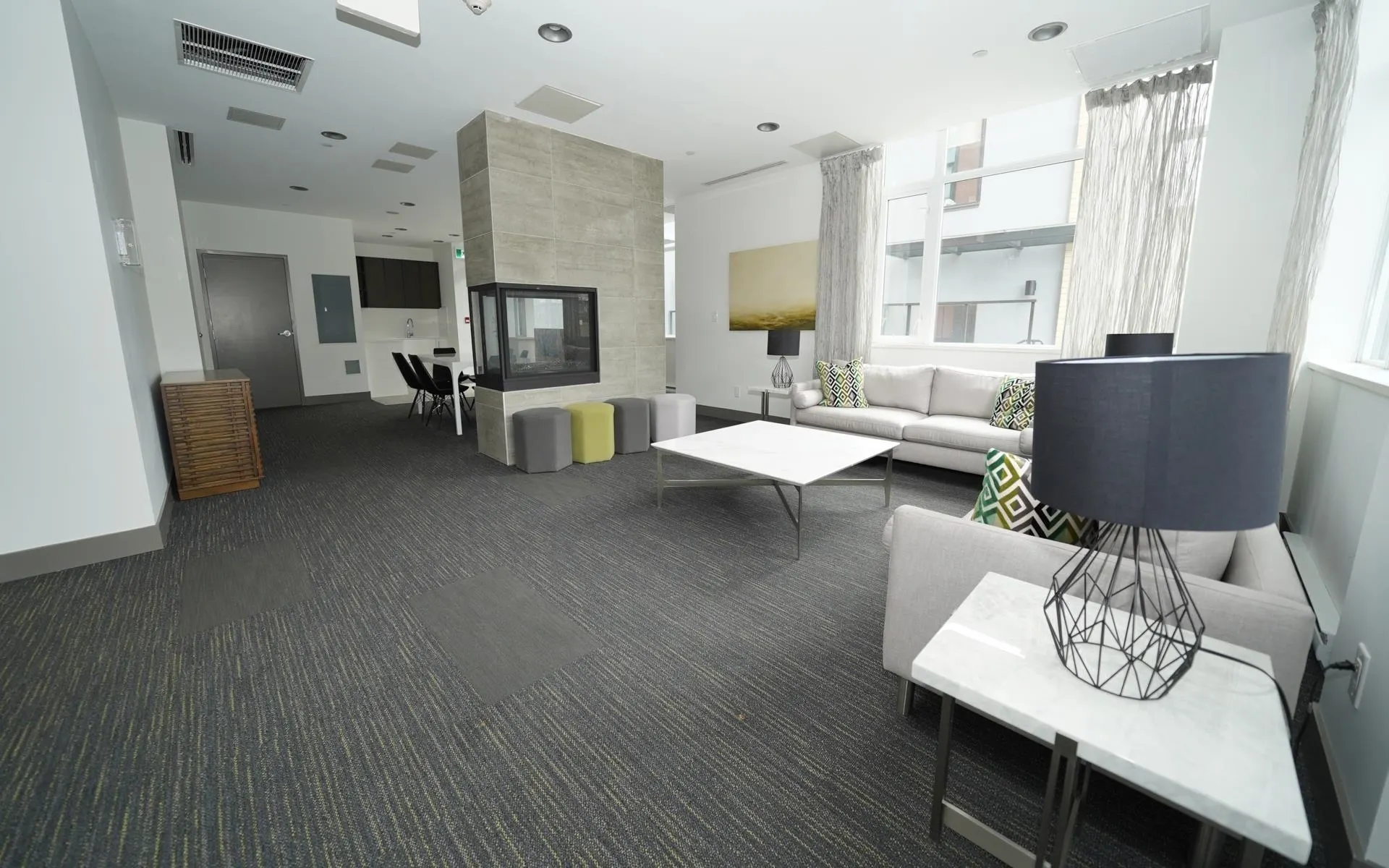 906 188 Agnes Street