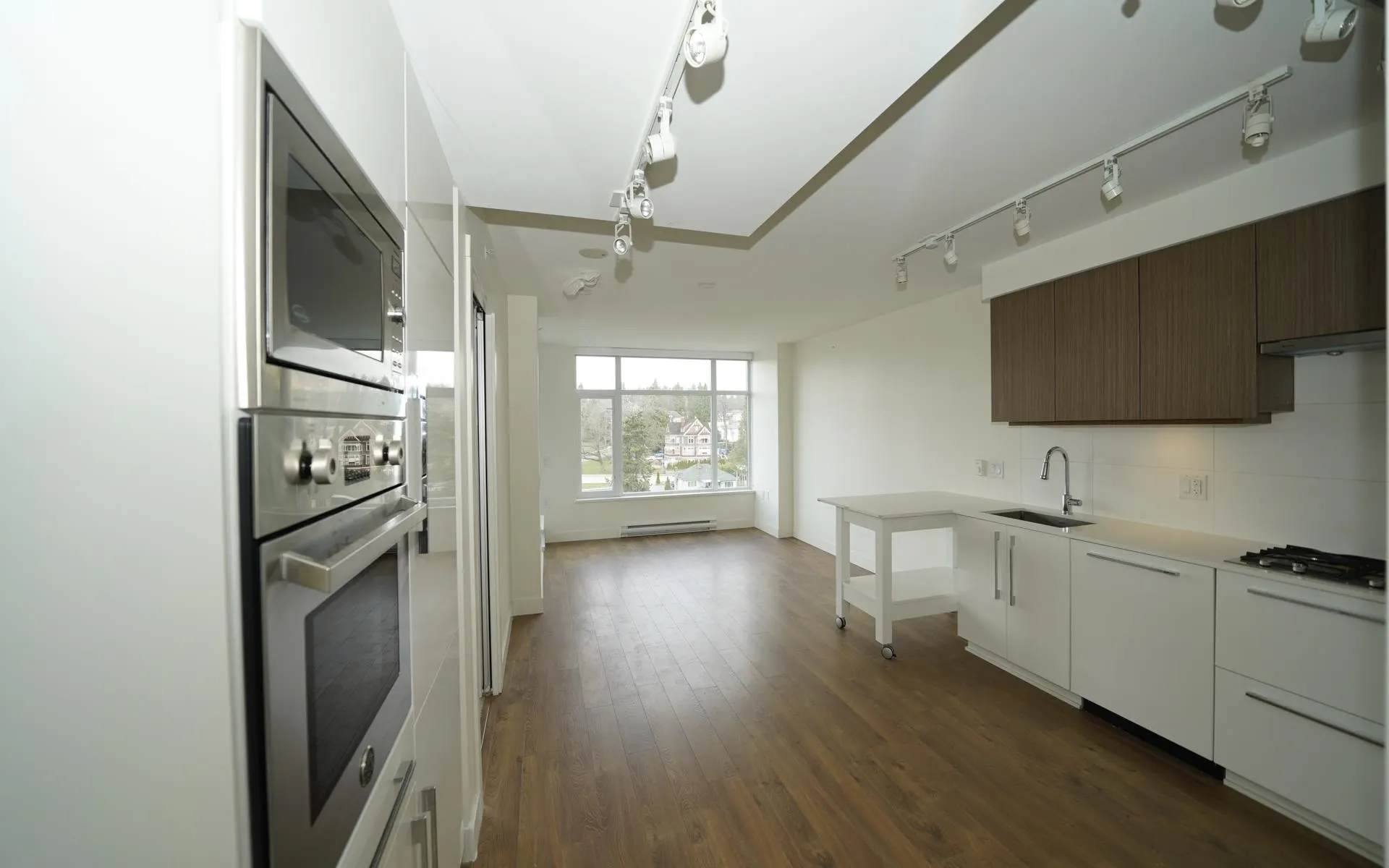 906 188 Agnes Street