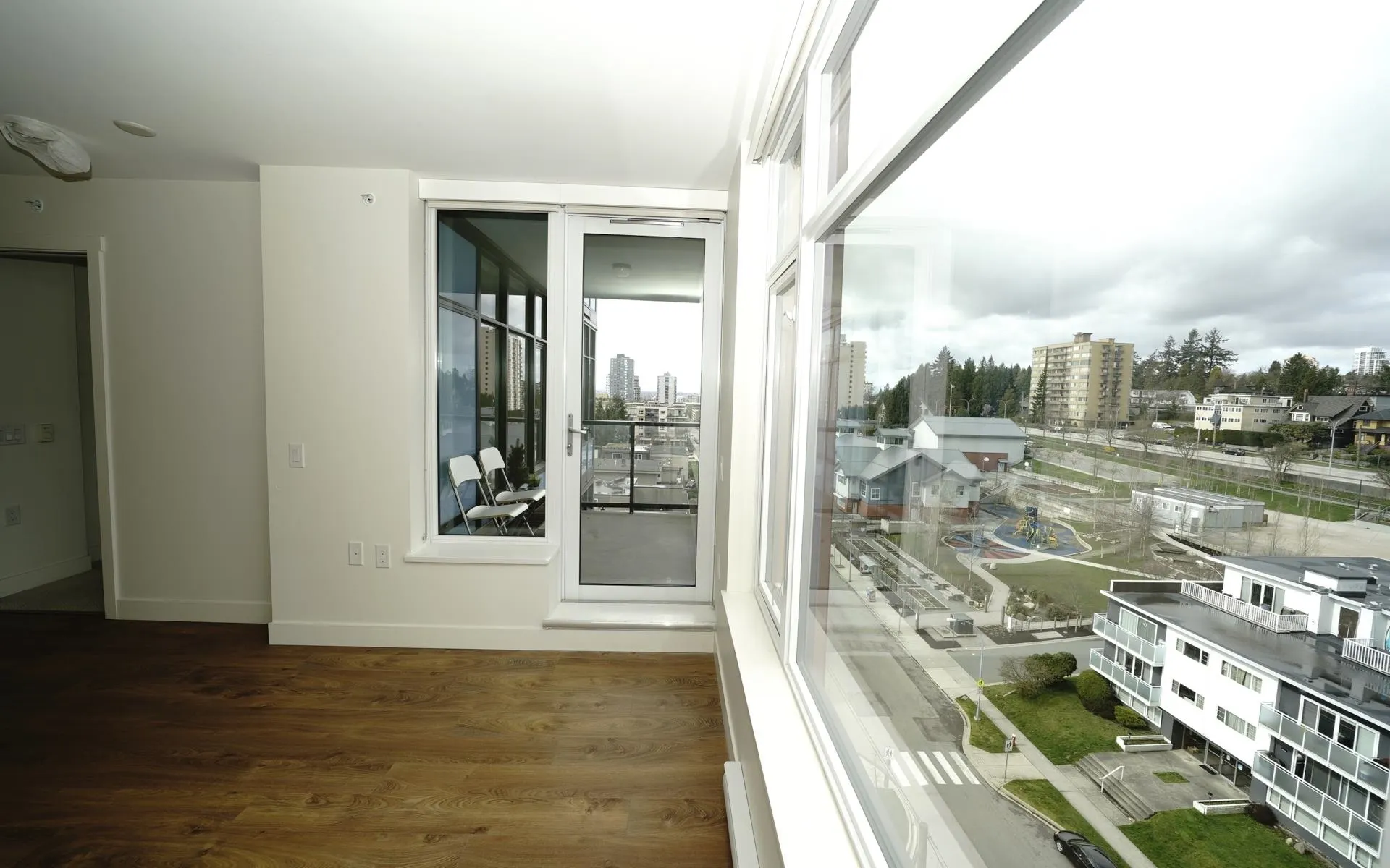 906 188 Agnes Street