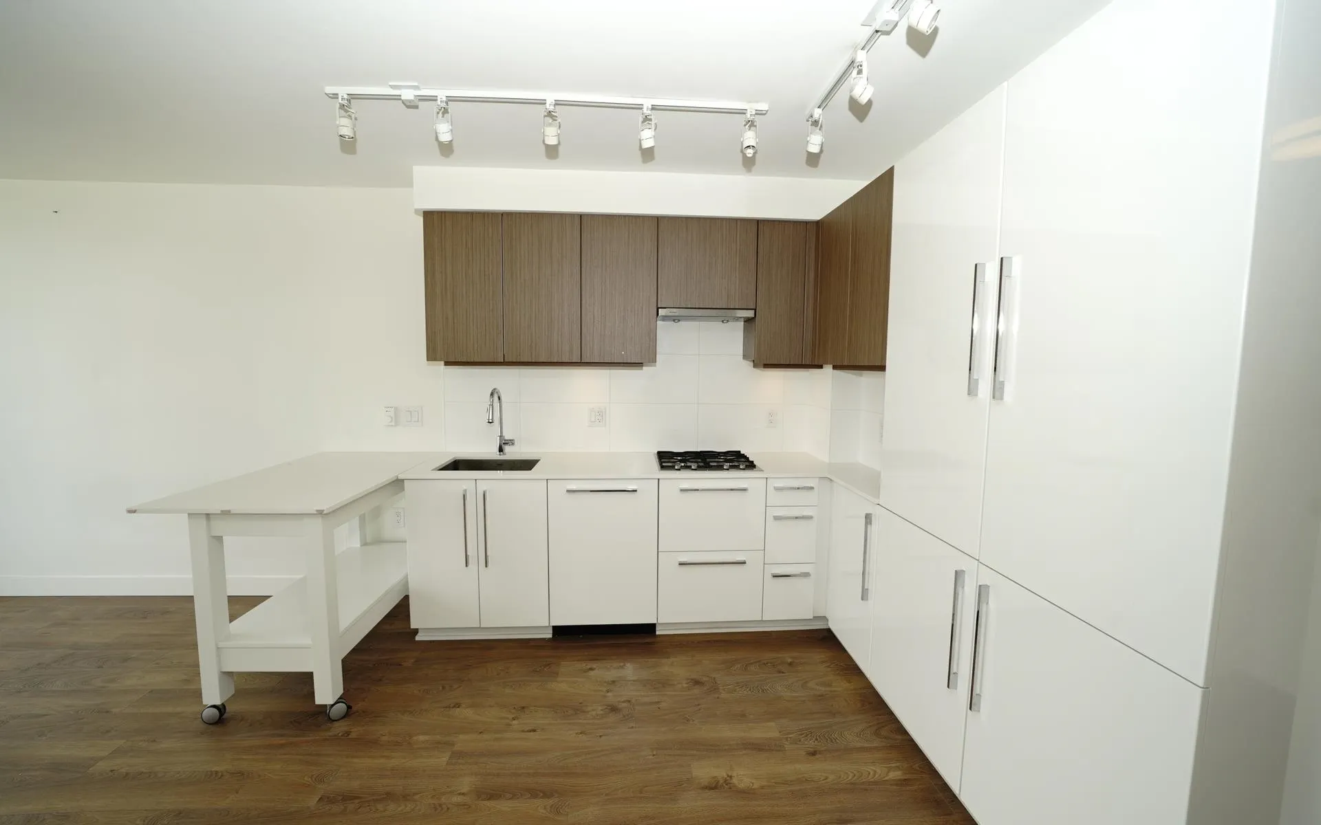 906 188 Agnes Street