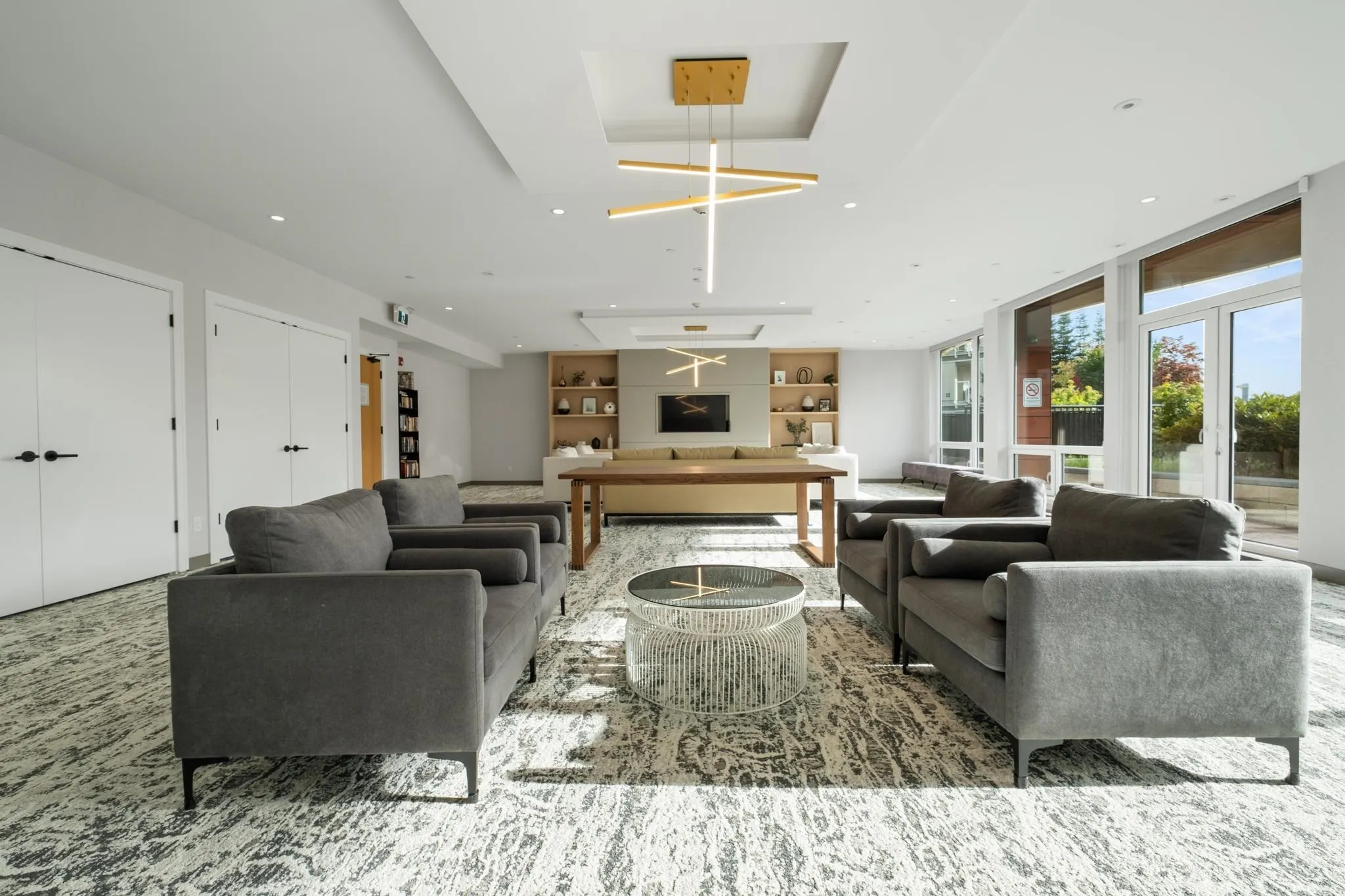 511 20416 Park Avenue