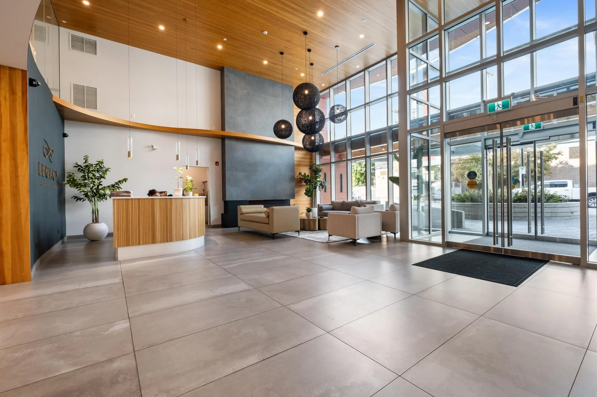 511 20416 Park Avenue
