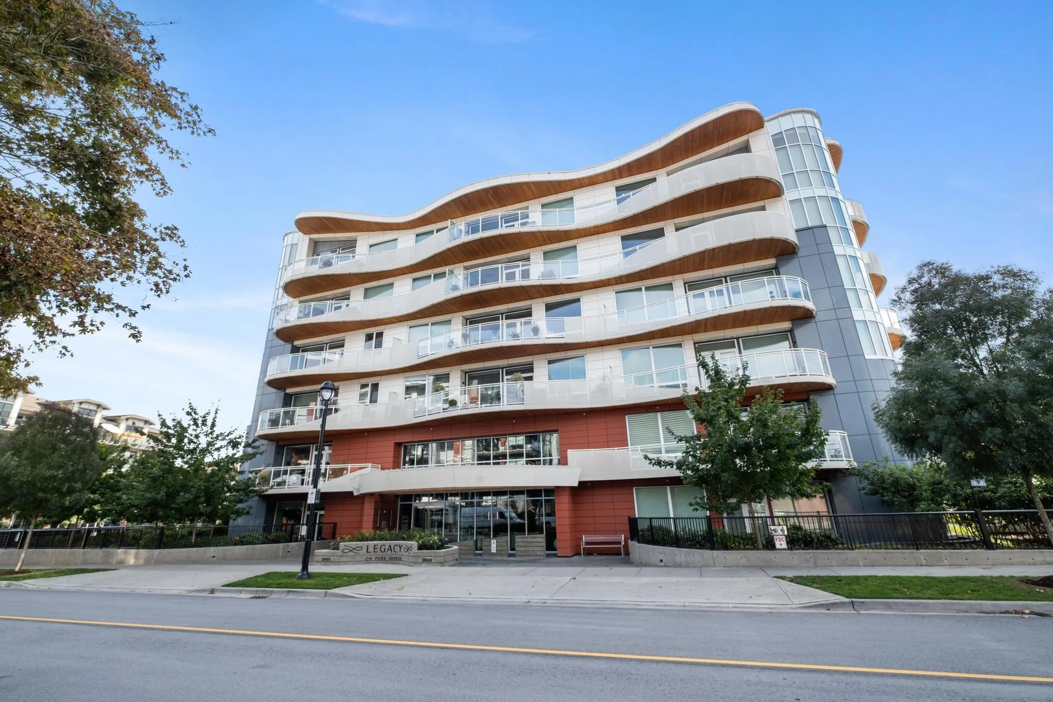 511 20416 Park Avenue