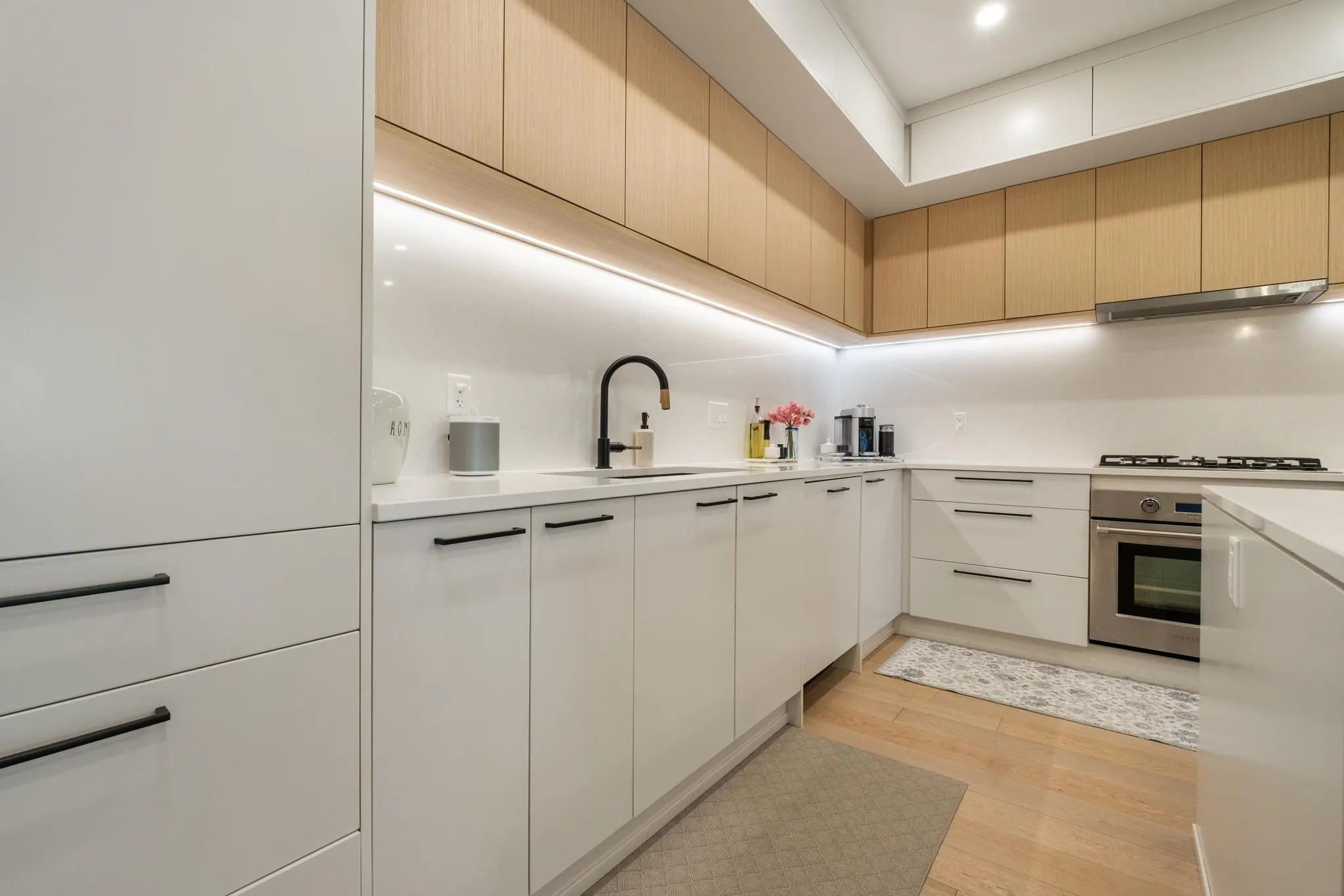 511 20416 Park Avenue