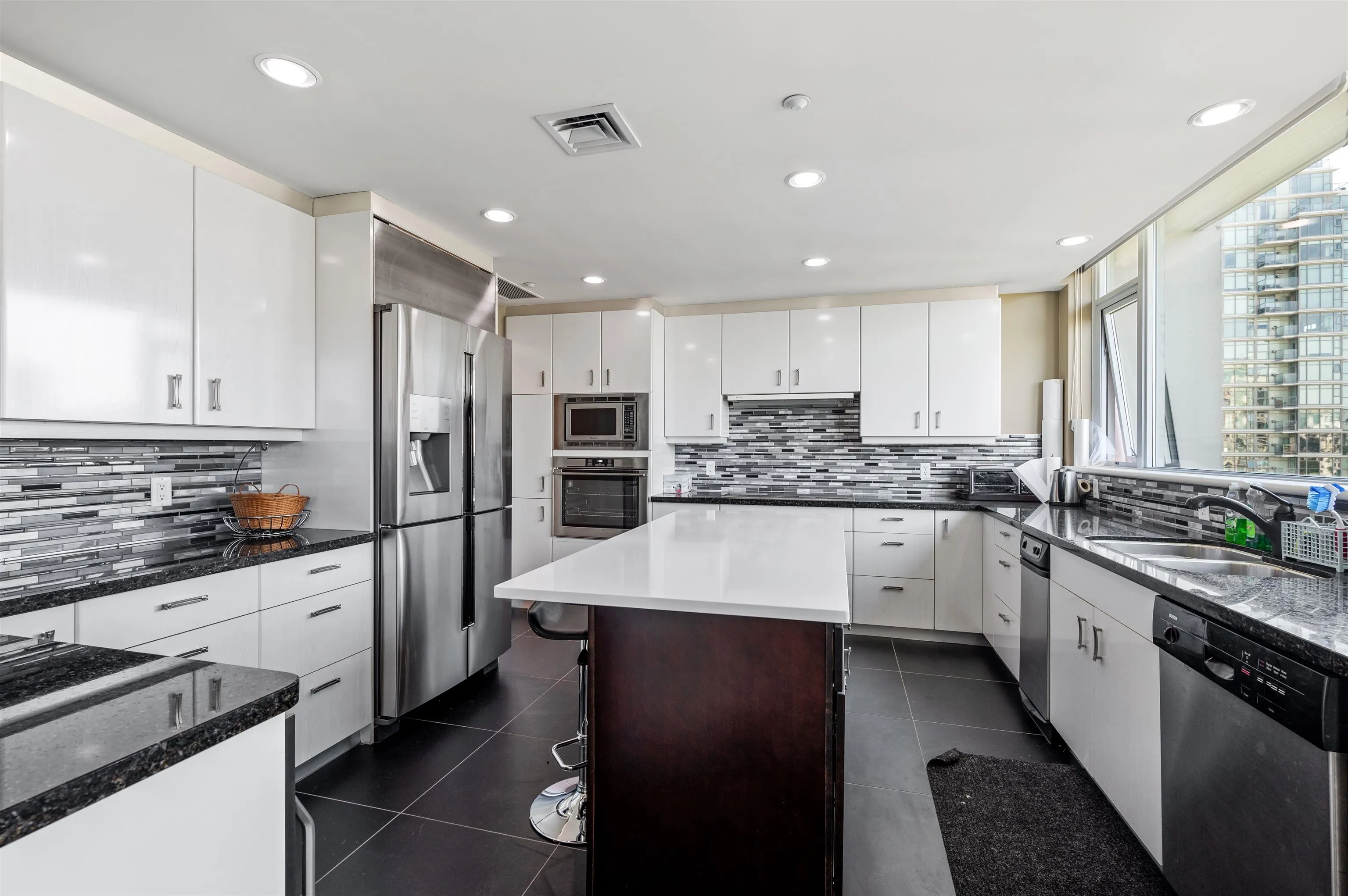 100X 1777 Bayshore Drive