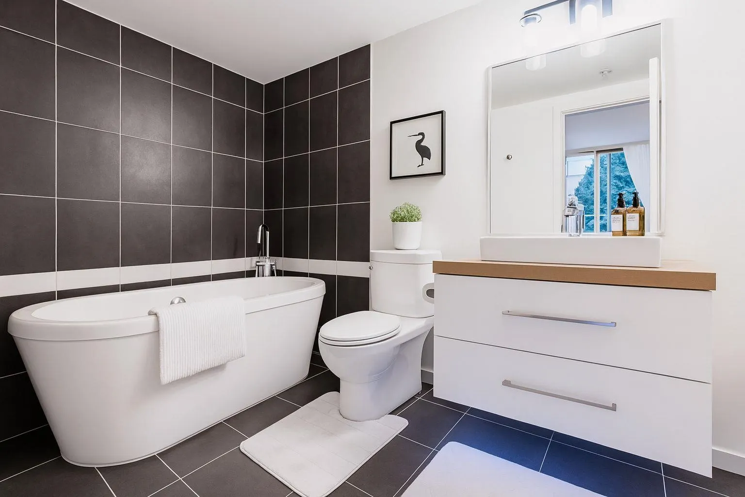 226 188 Keefer Place