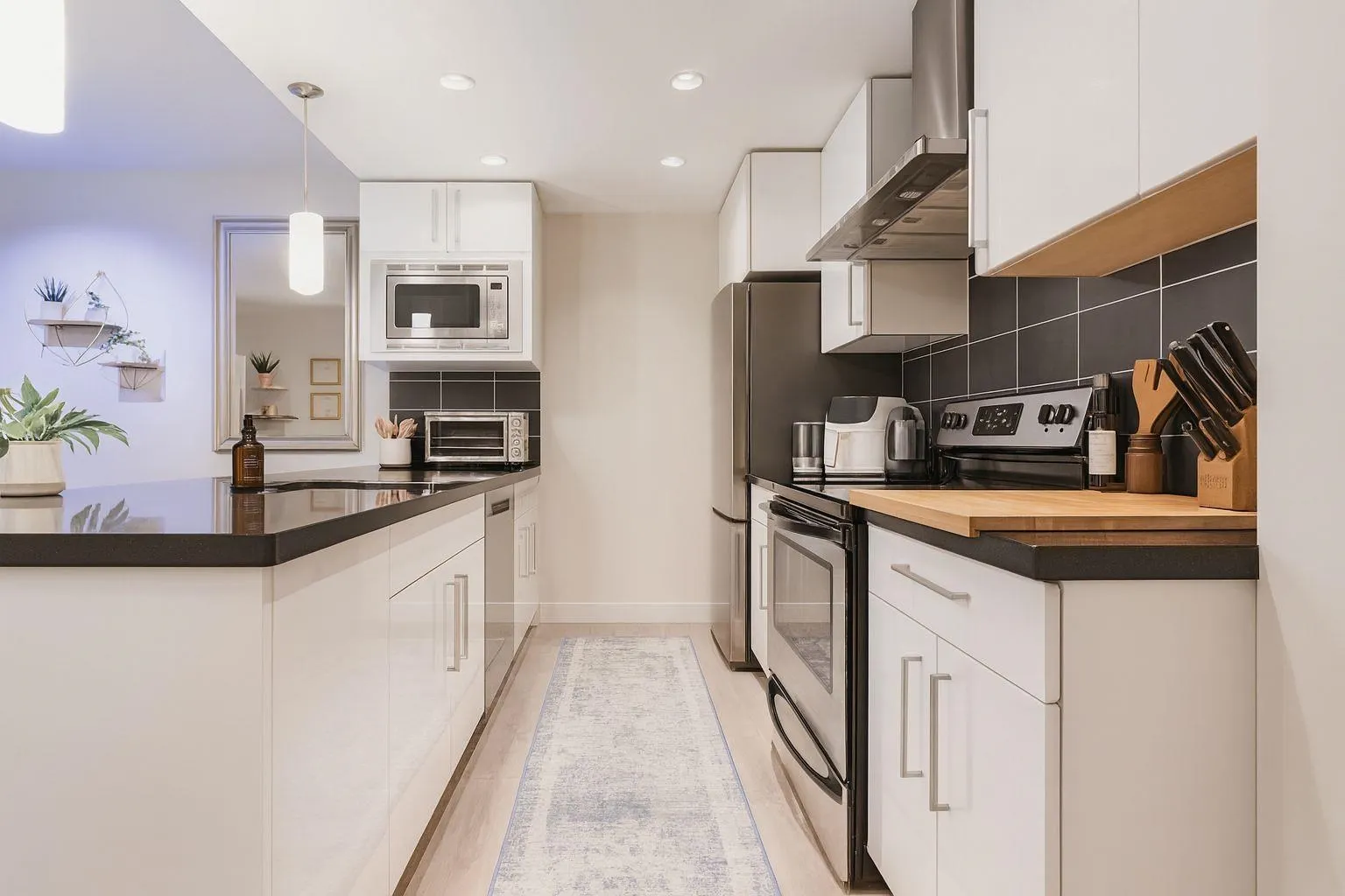 226 188 Keefer Place