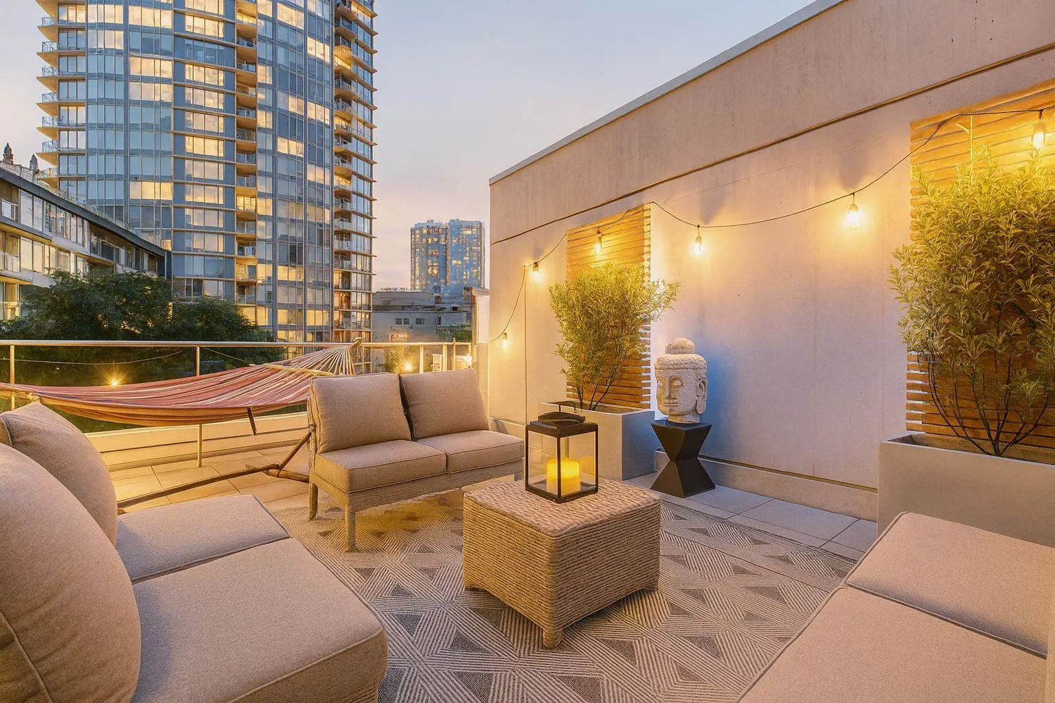 226 188 Keefer Place