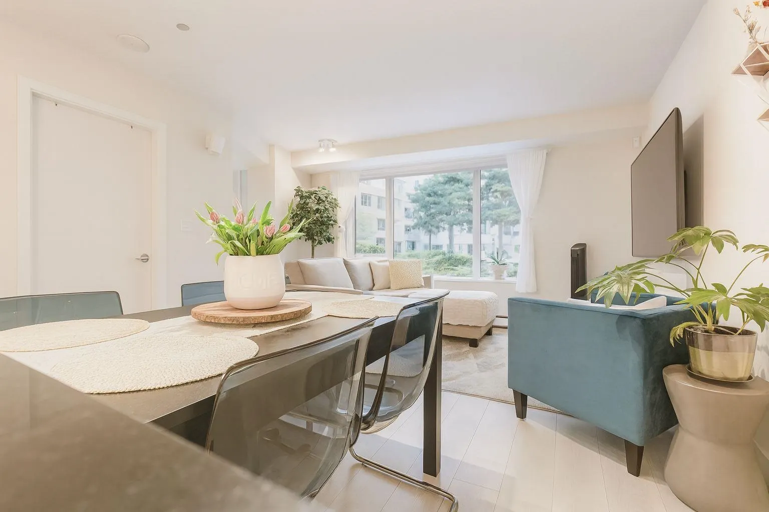 226 188 Keefer Place