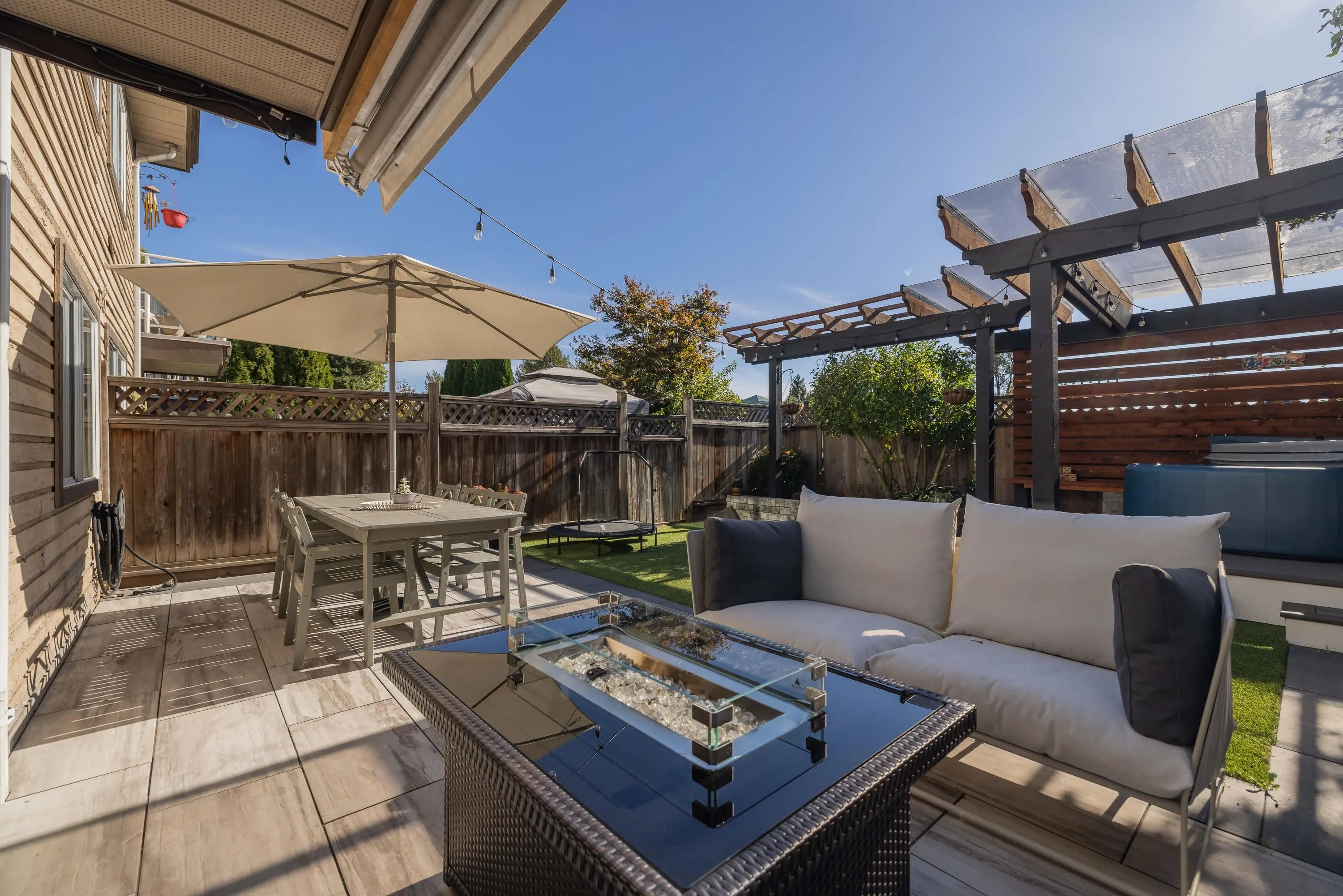 13 1872 Harbour Street