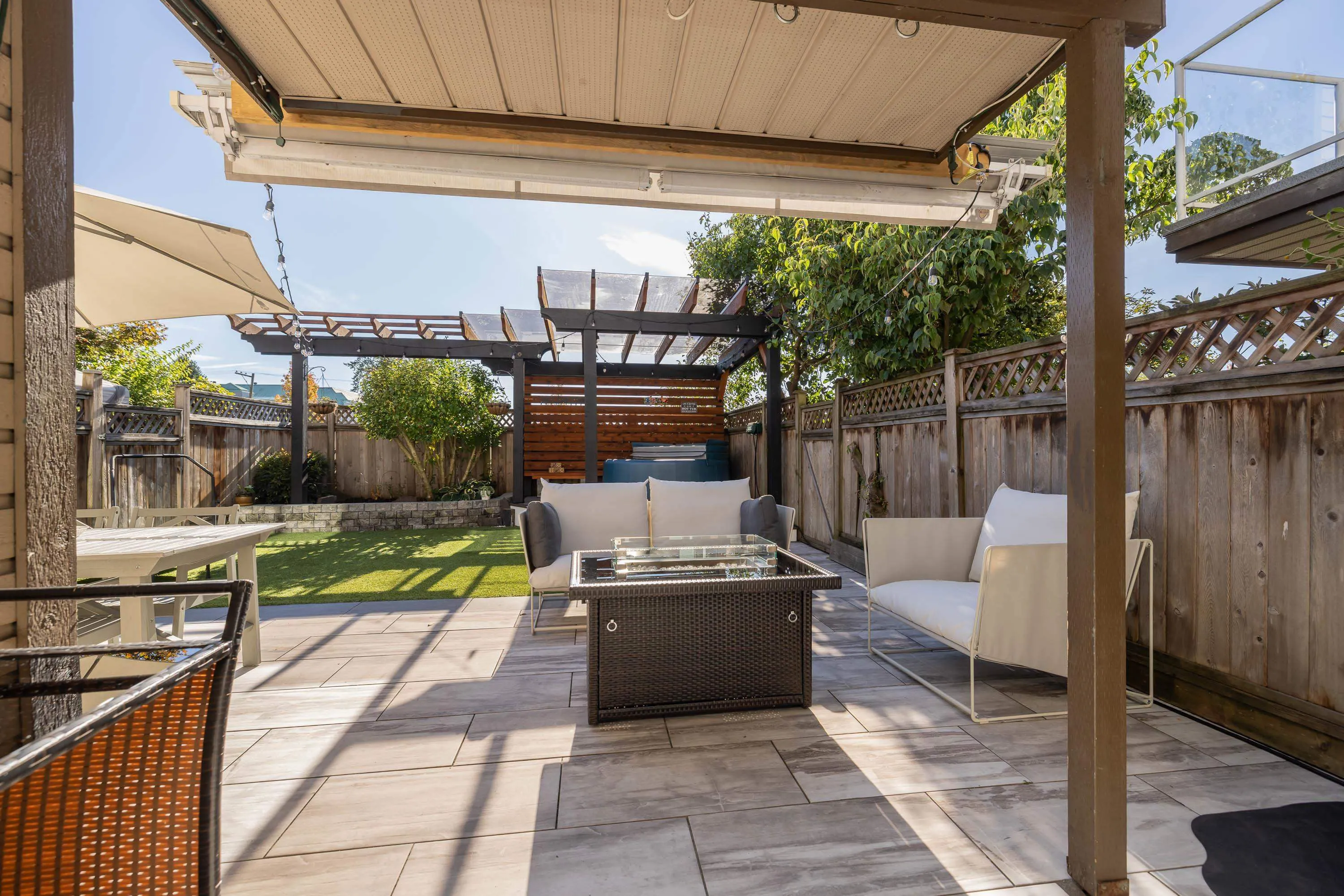 13 1872 Harbour Street