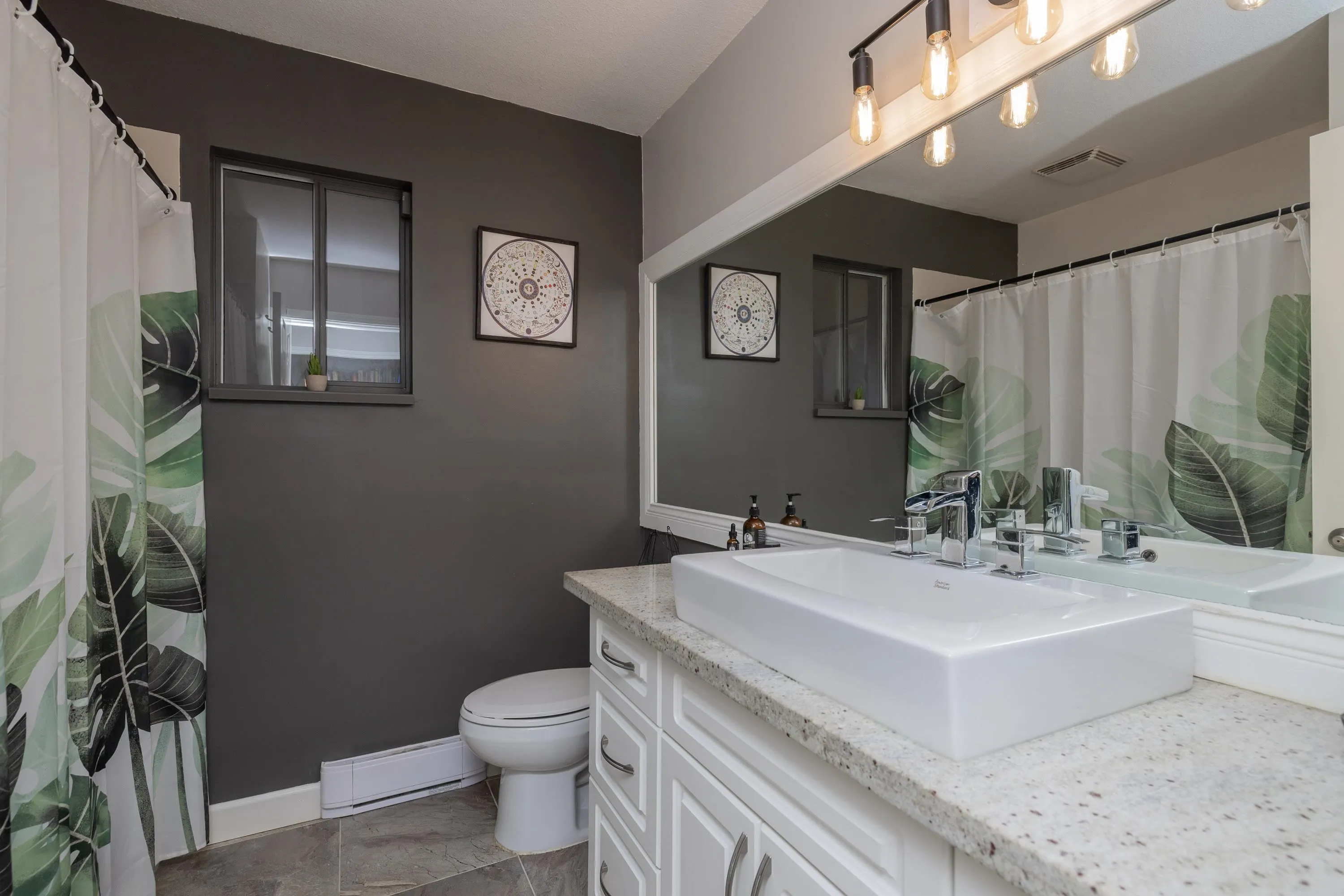 13 1872 Harbour Street