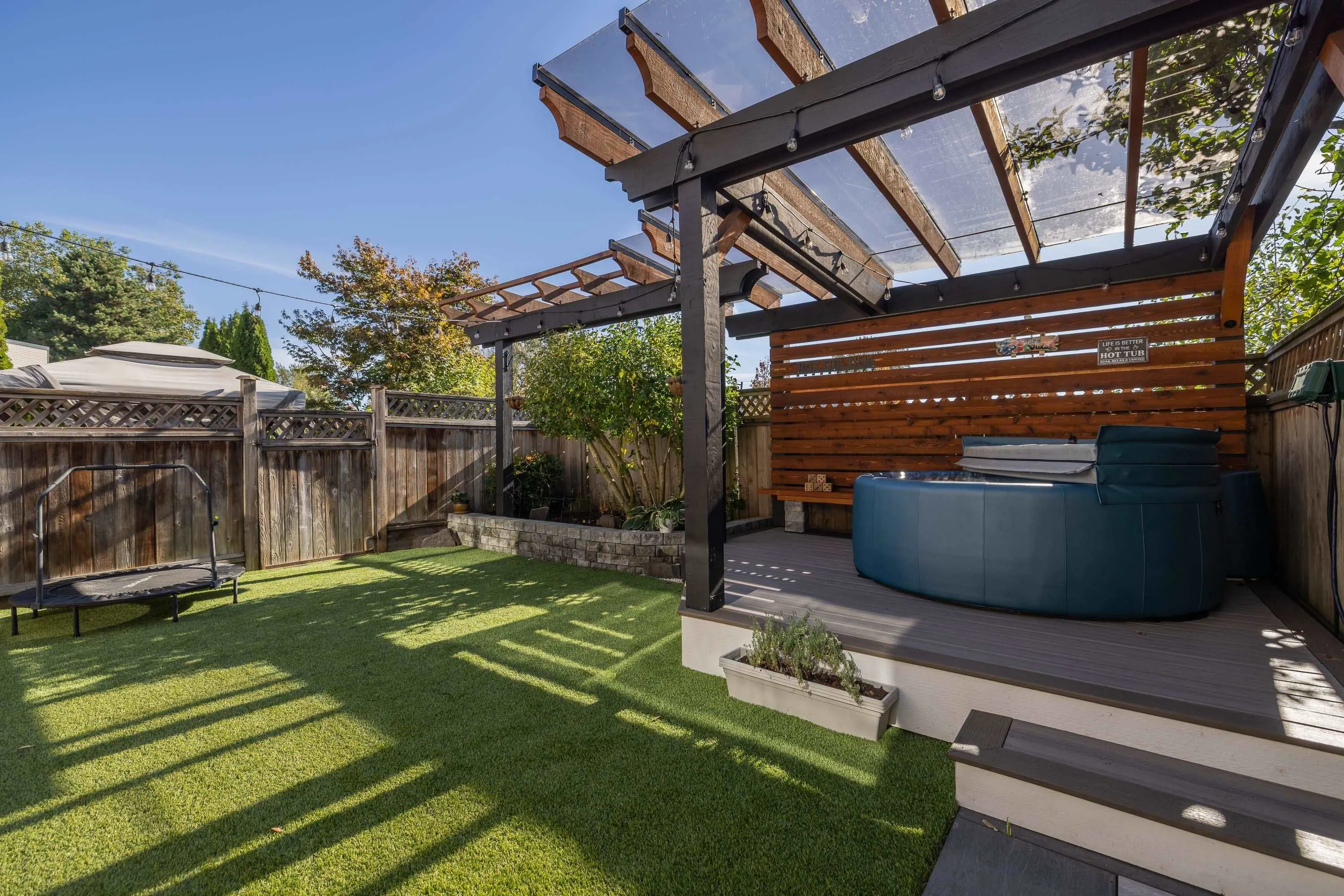 13 1872 Harbour Street