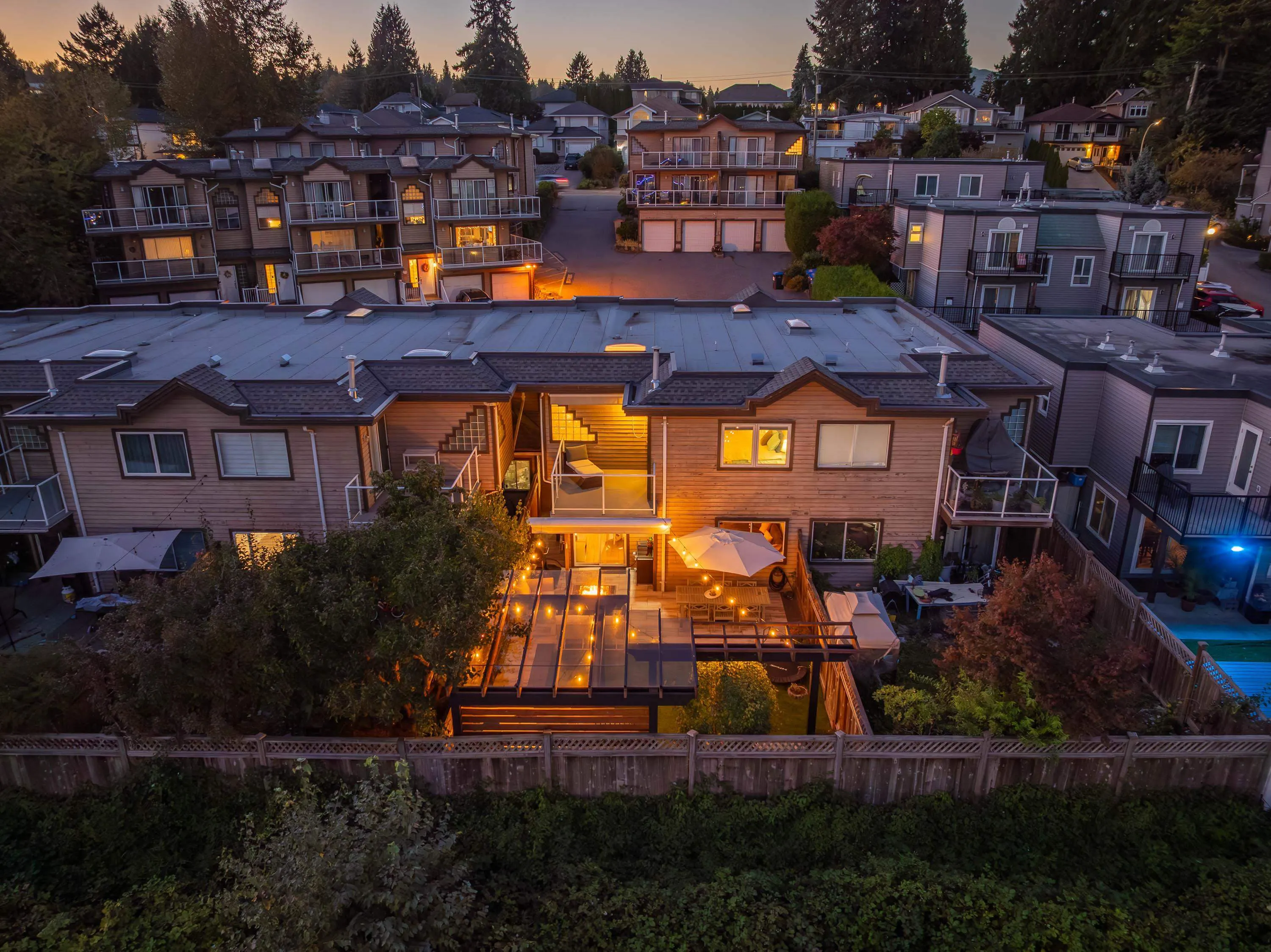 13 1872 Harbour Street