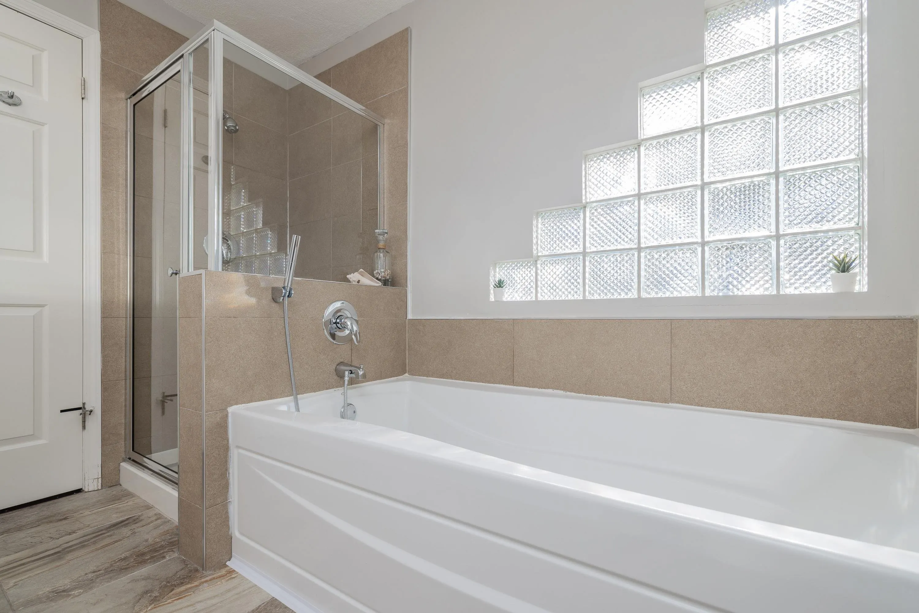 13 1872 Harbour Street