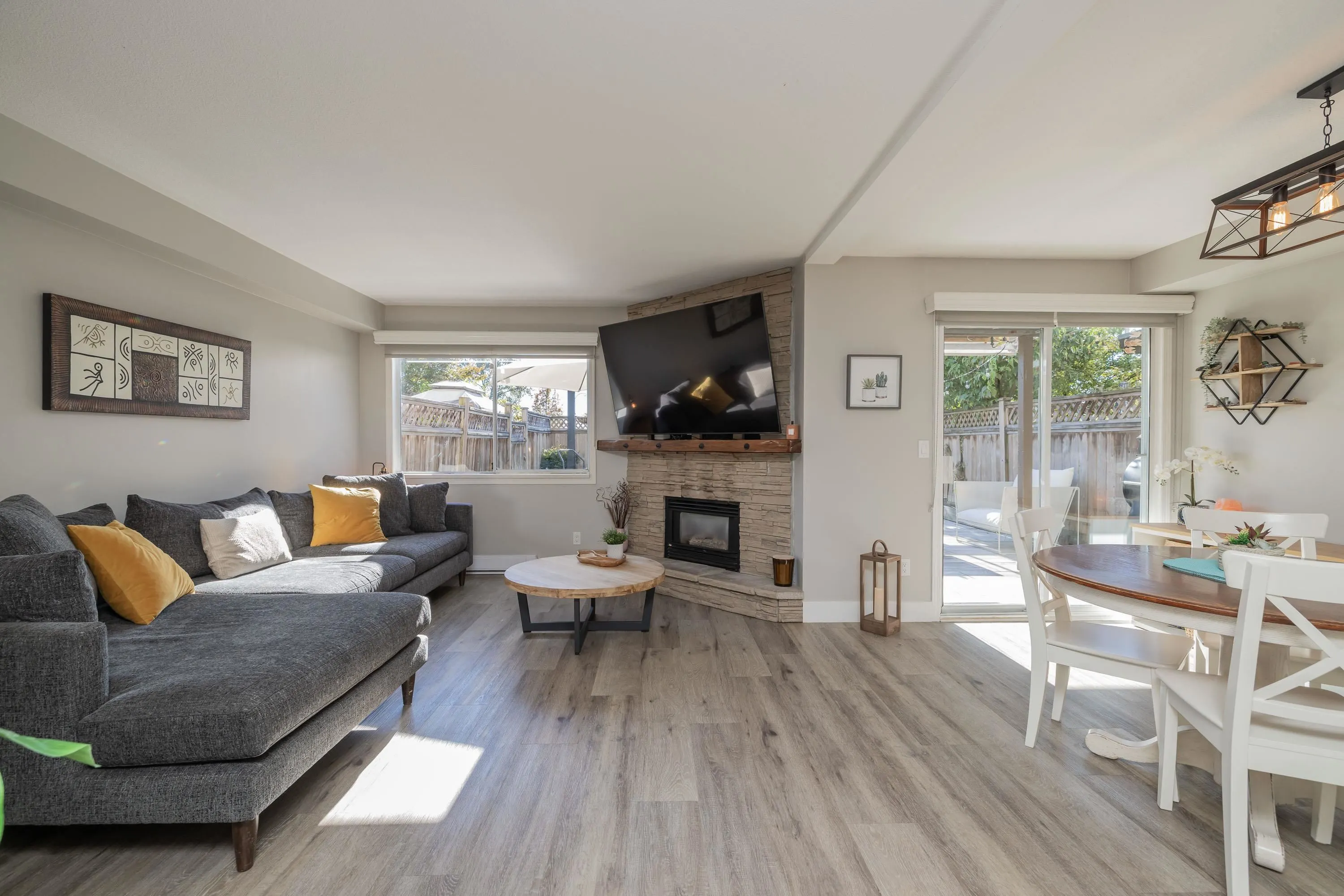 13 1872 Harbour Street