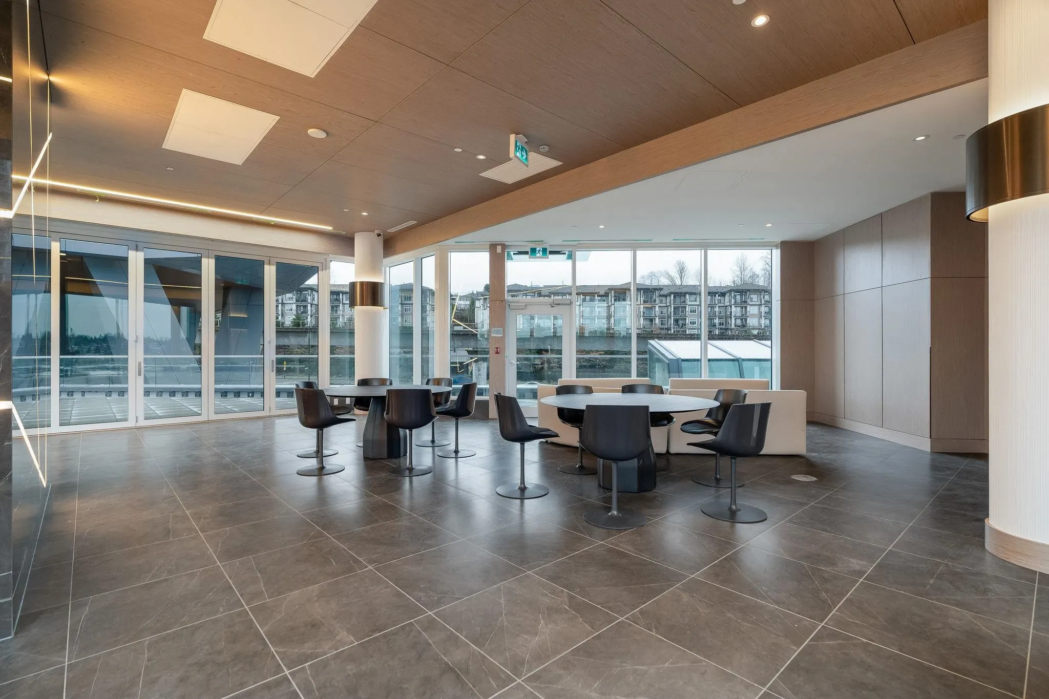 1506 4730 Lougheed Highway