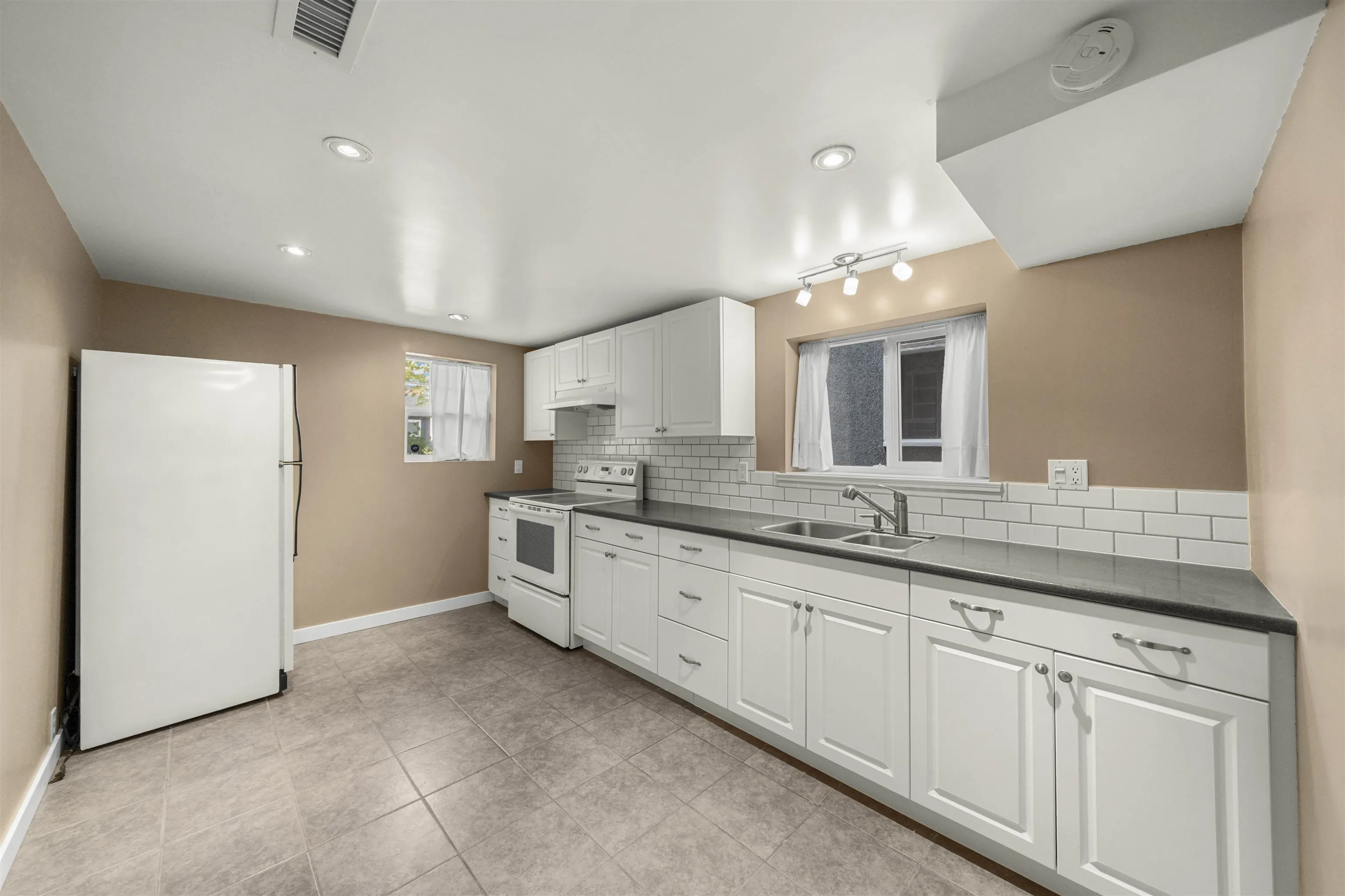 4139 Pandora Street