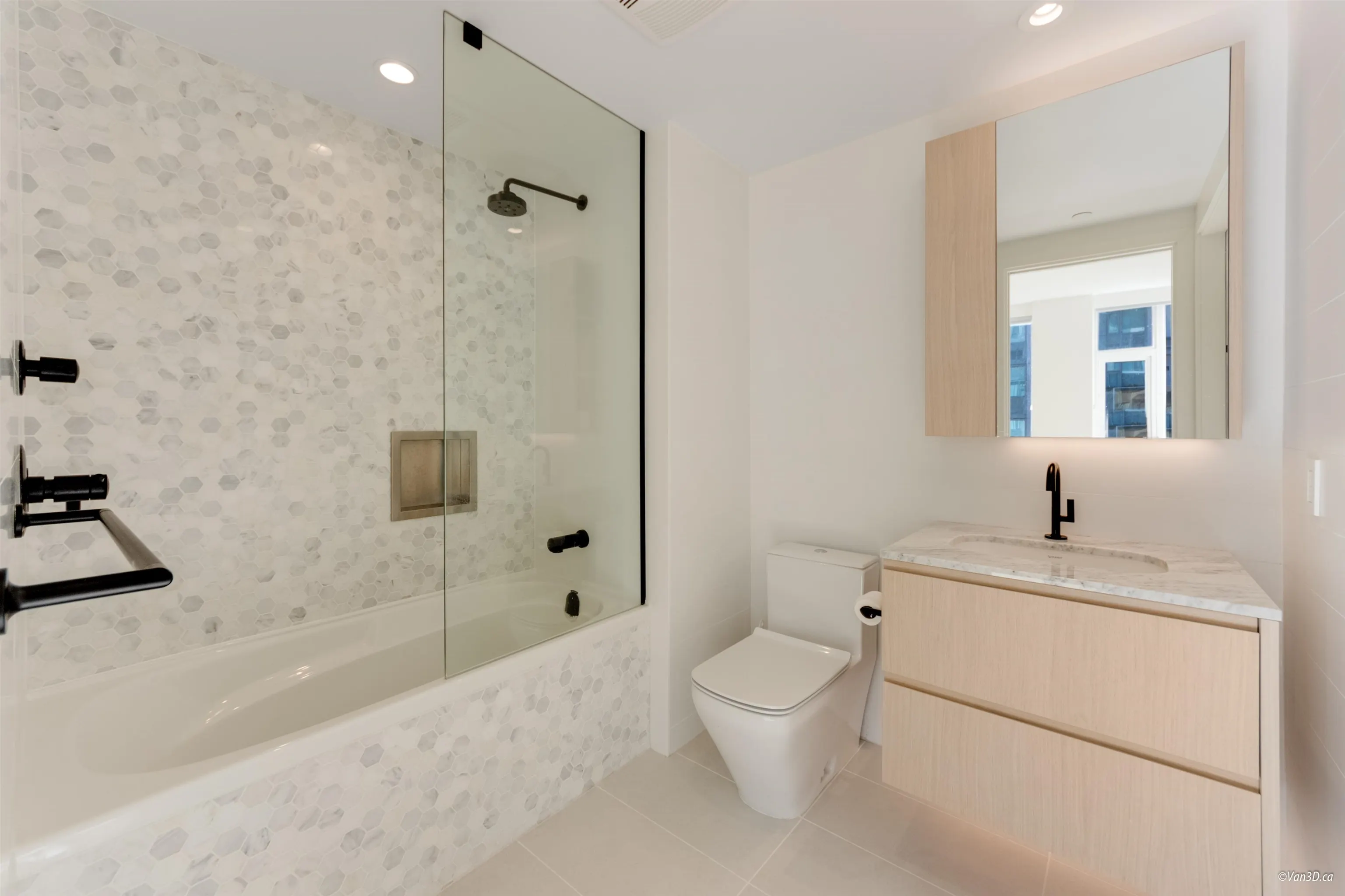 1604 1180 Broughton Street