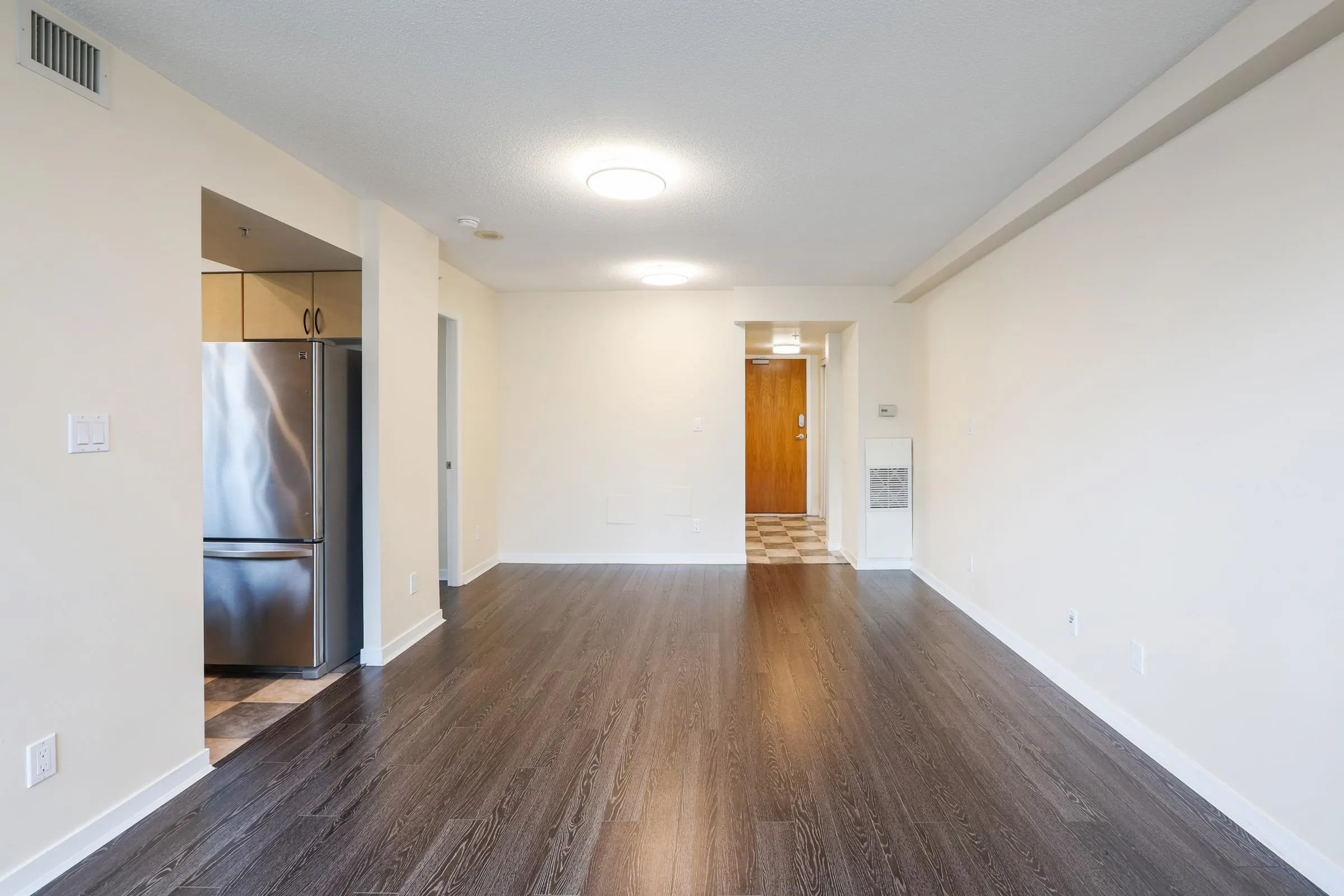 905 63 Keefer Place