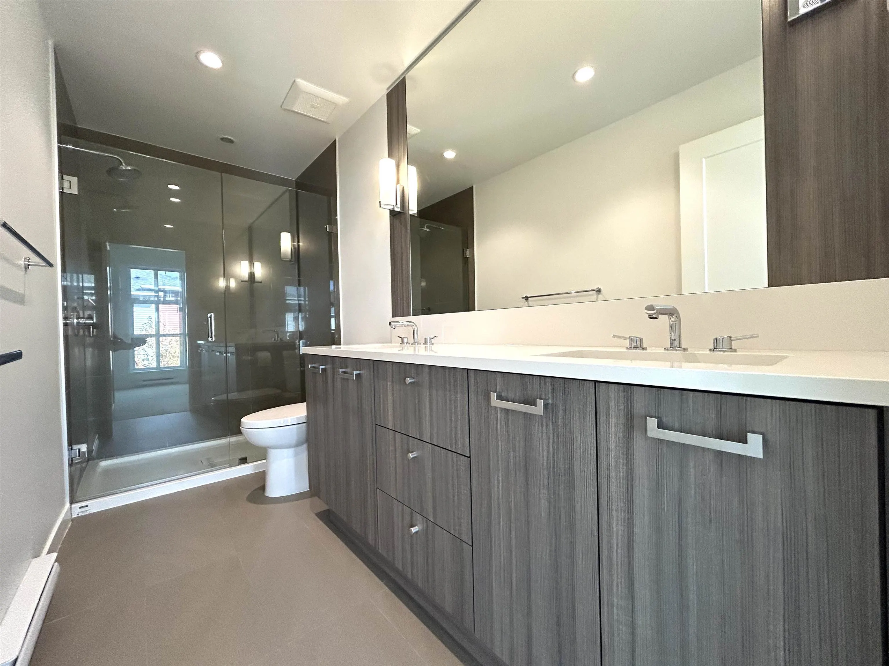 128 24076 112 Avenue