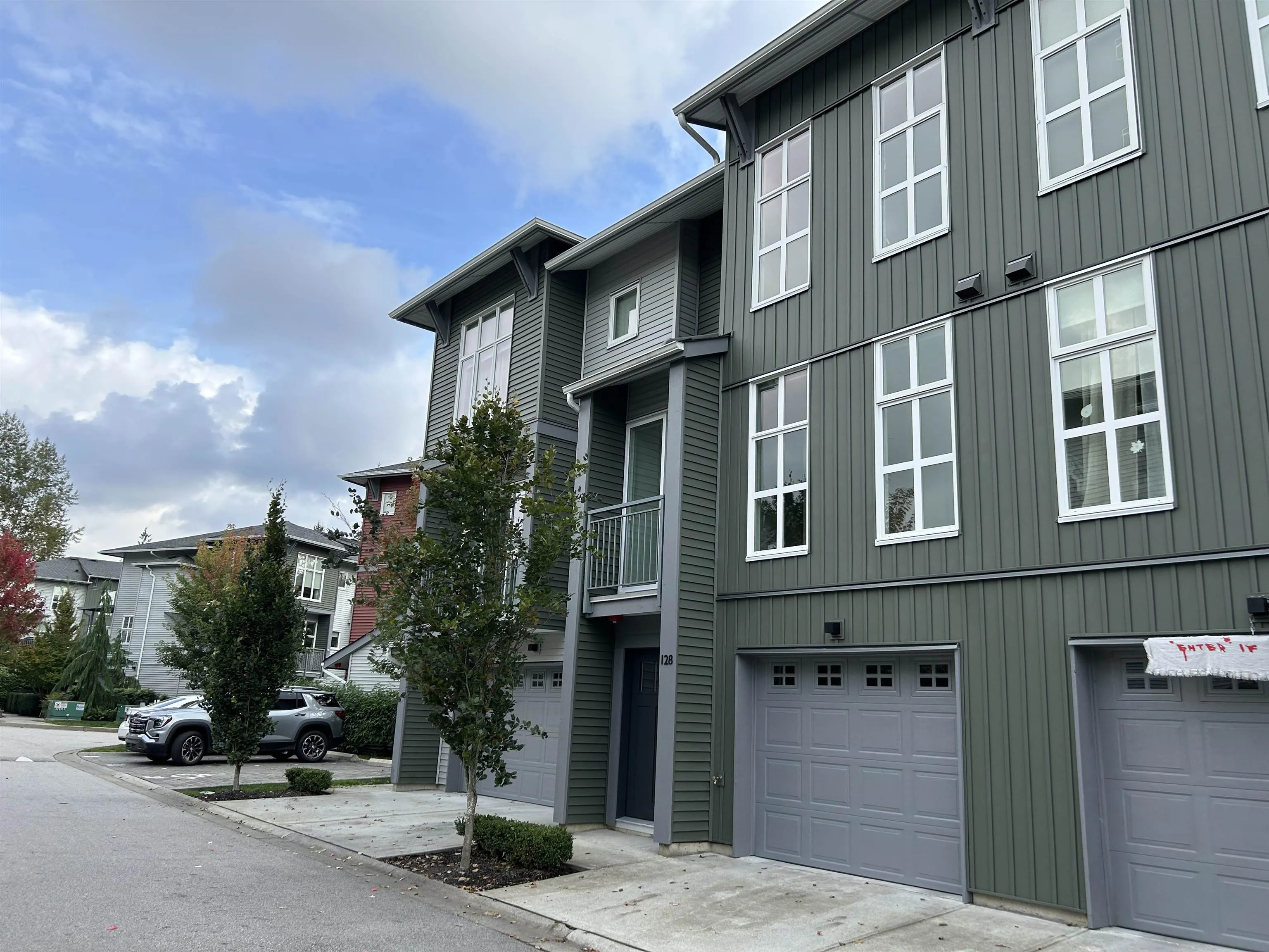 128 24076 112 Avenue