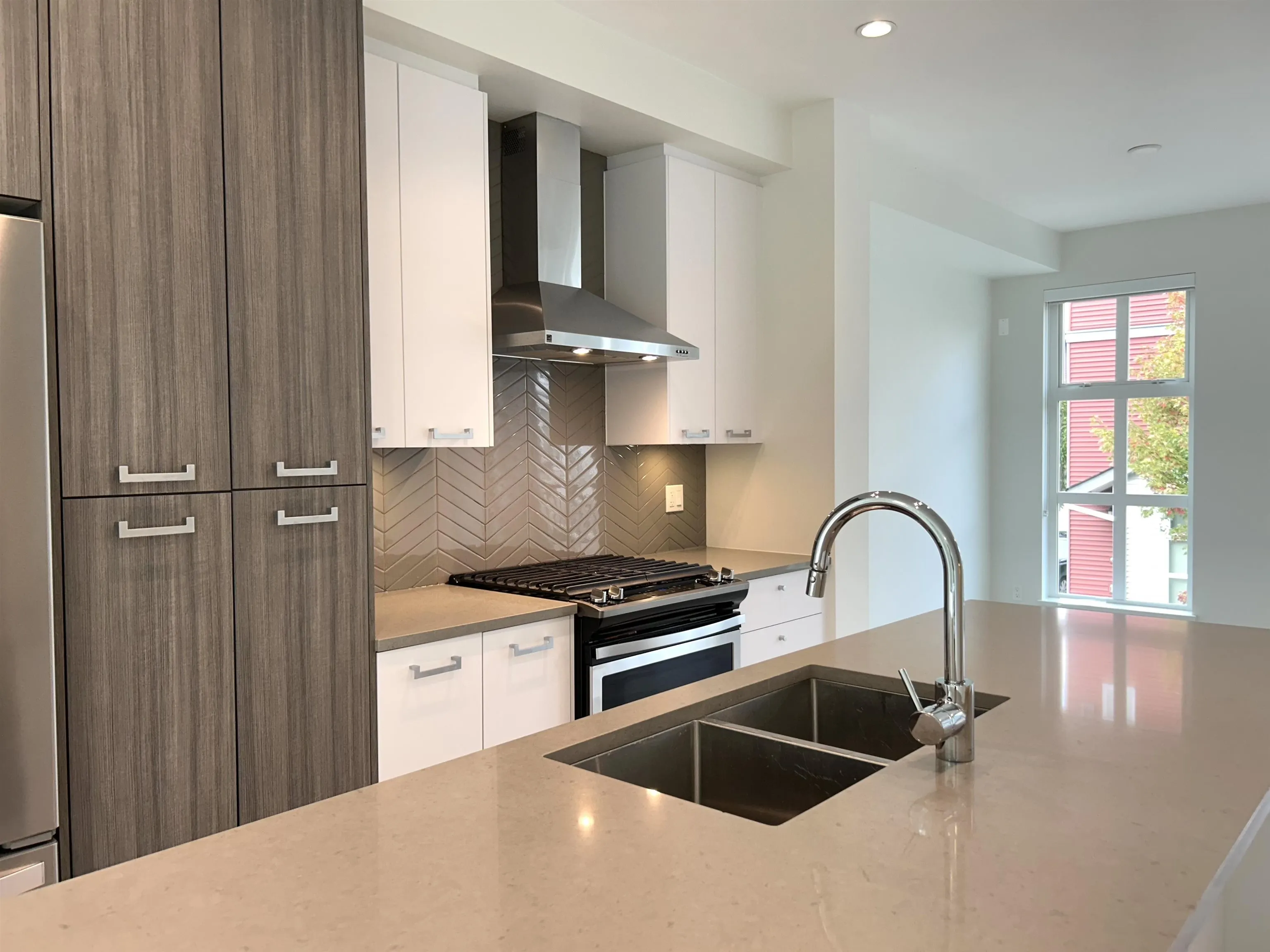 128 24076 112 Avenue