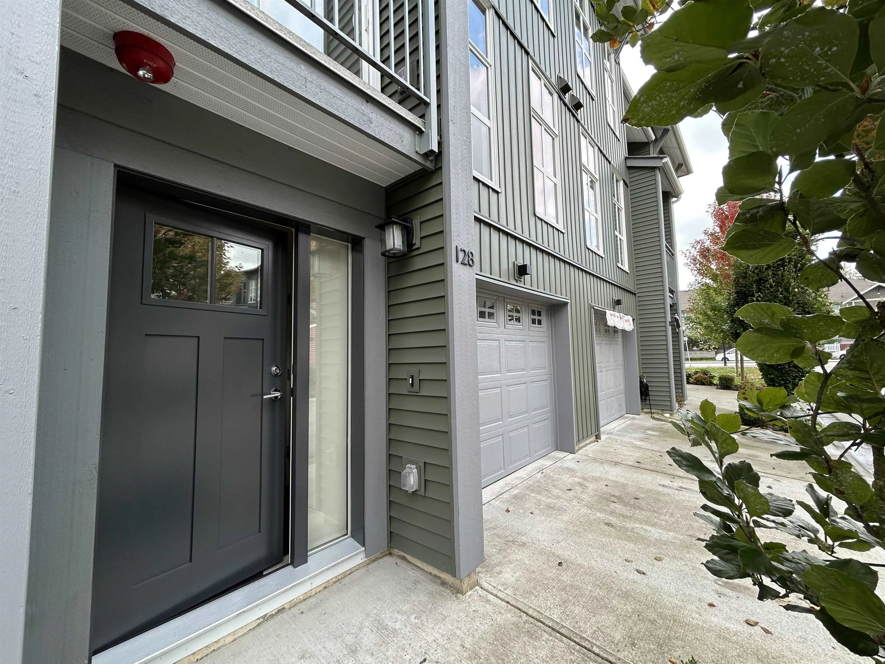 128 24076 112 Avenue