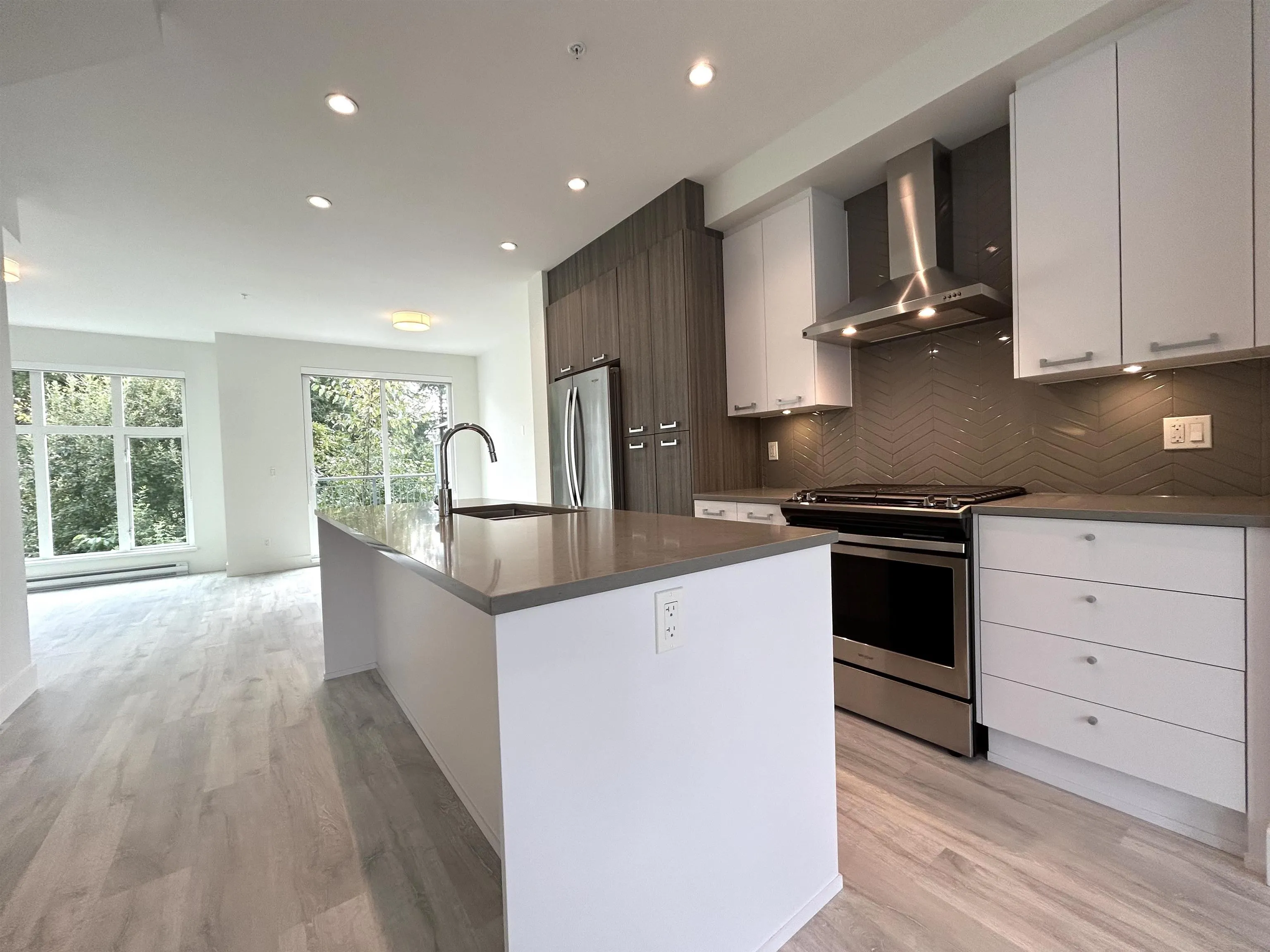 128 24076 112 Avenue