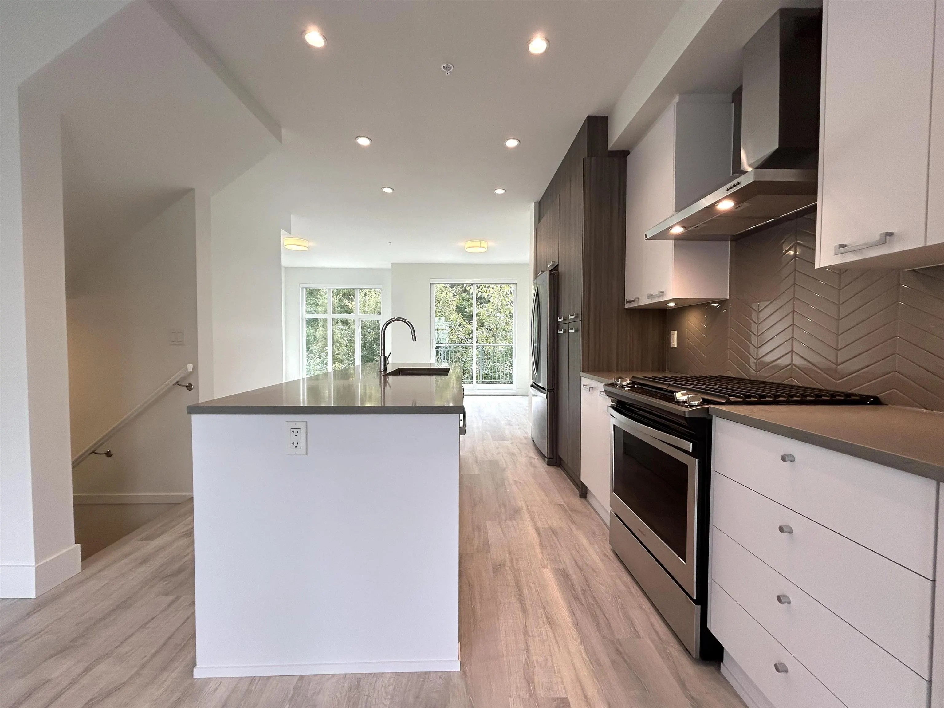 128 24076 112 Avenue