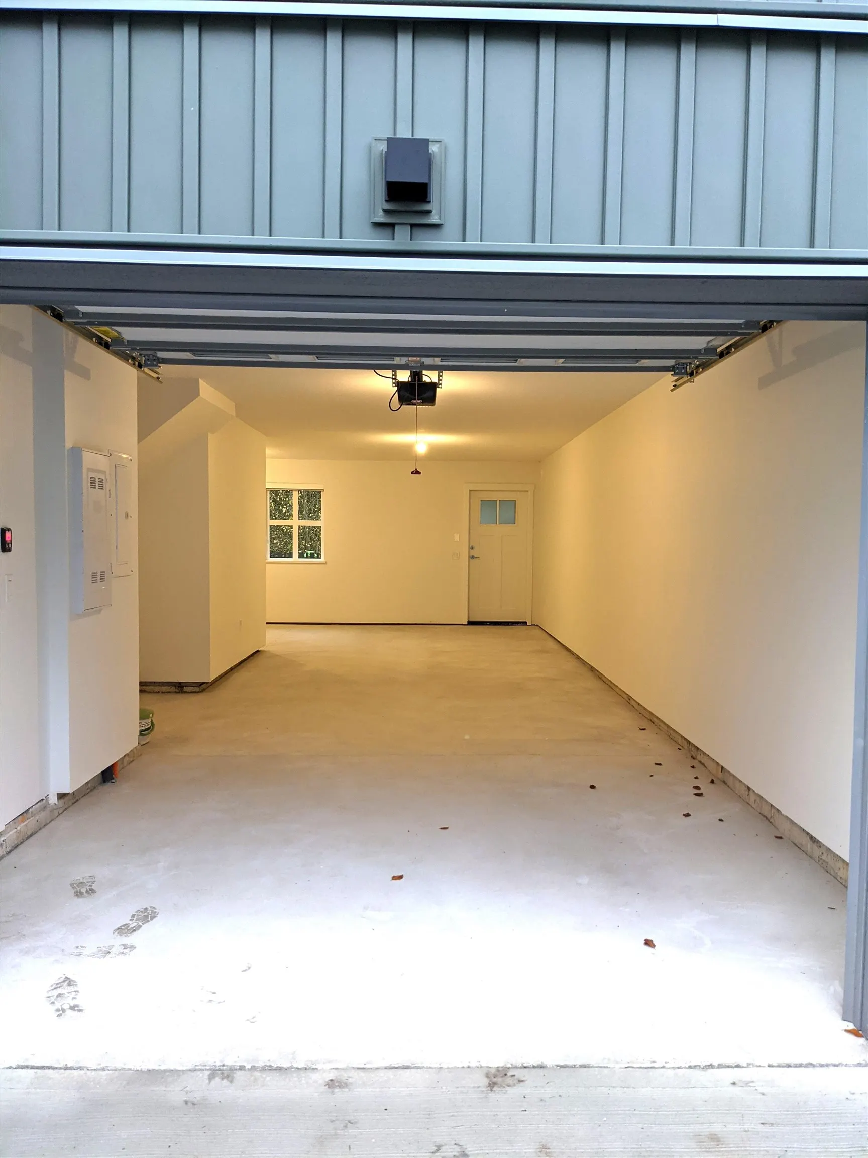 128 24076 112 Avenue