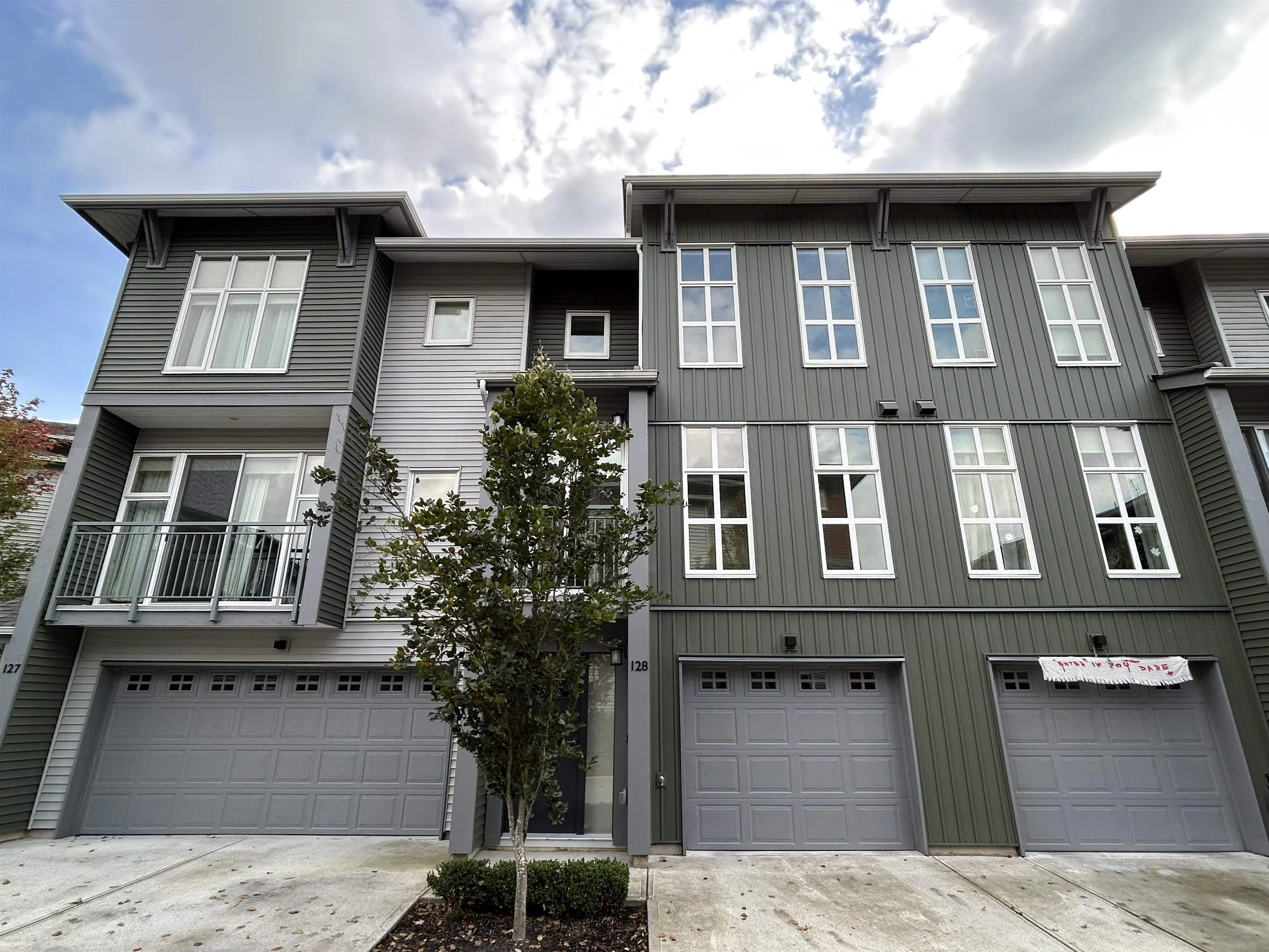 128 24076 112 Avenue