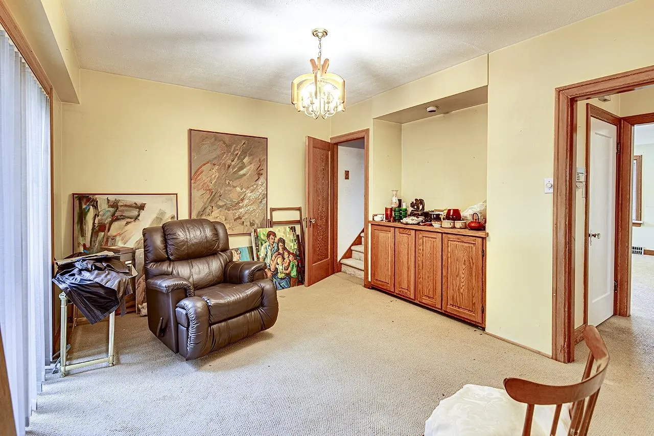 96 W 40th Avenue