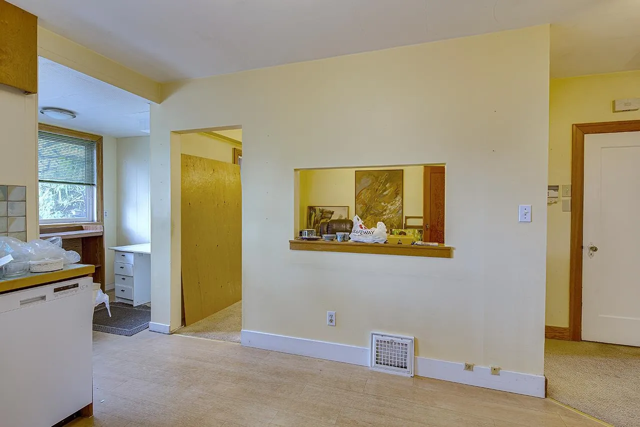 96 W 40th Avenue