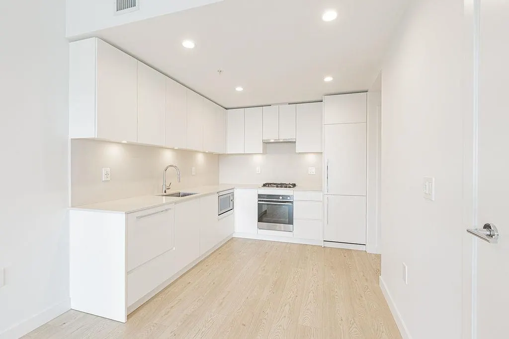 510 2181 Madison Avenue