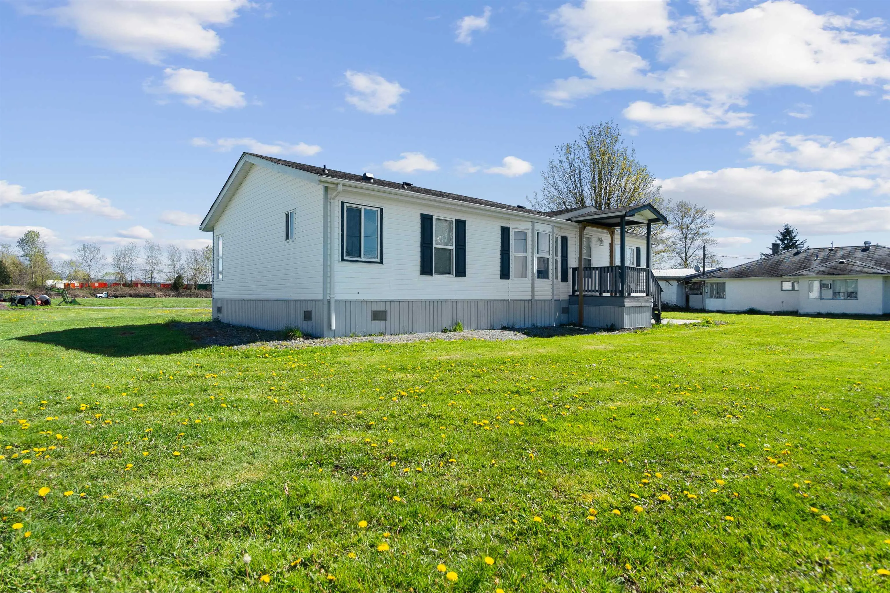 21533 Crush Crescent