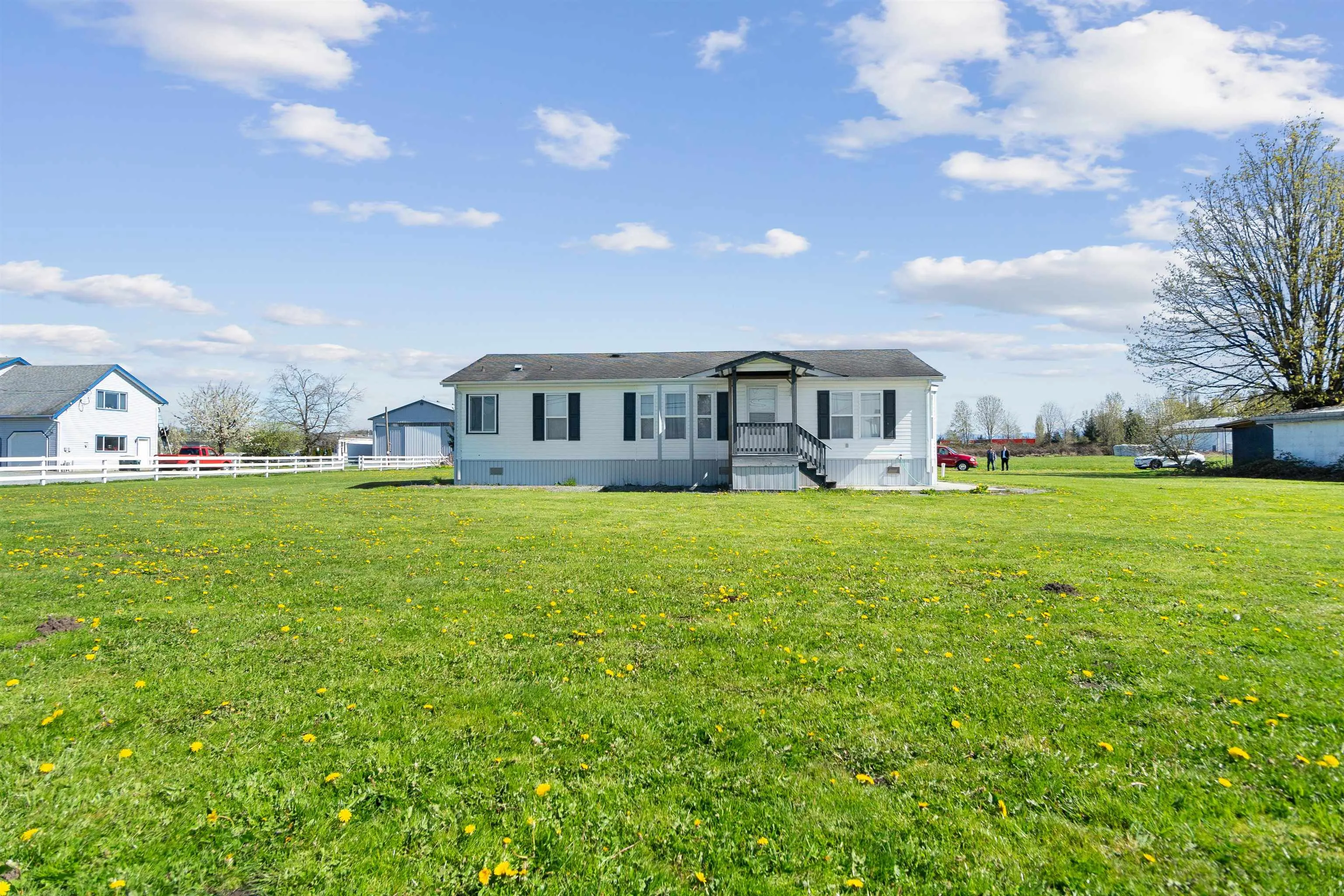 21533 Crush Crescent