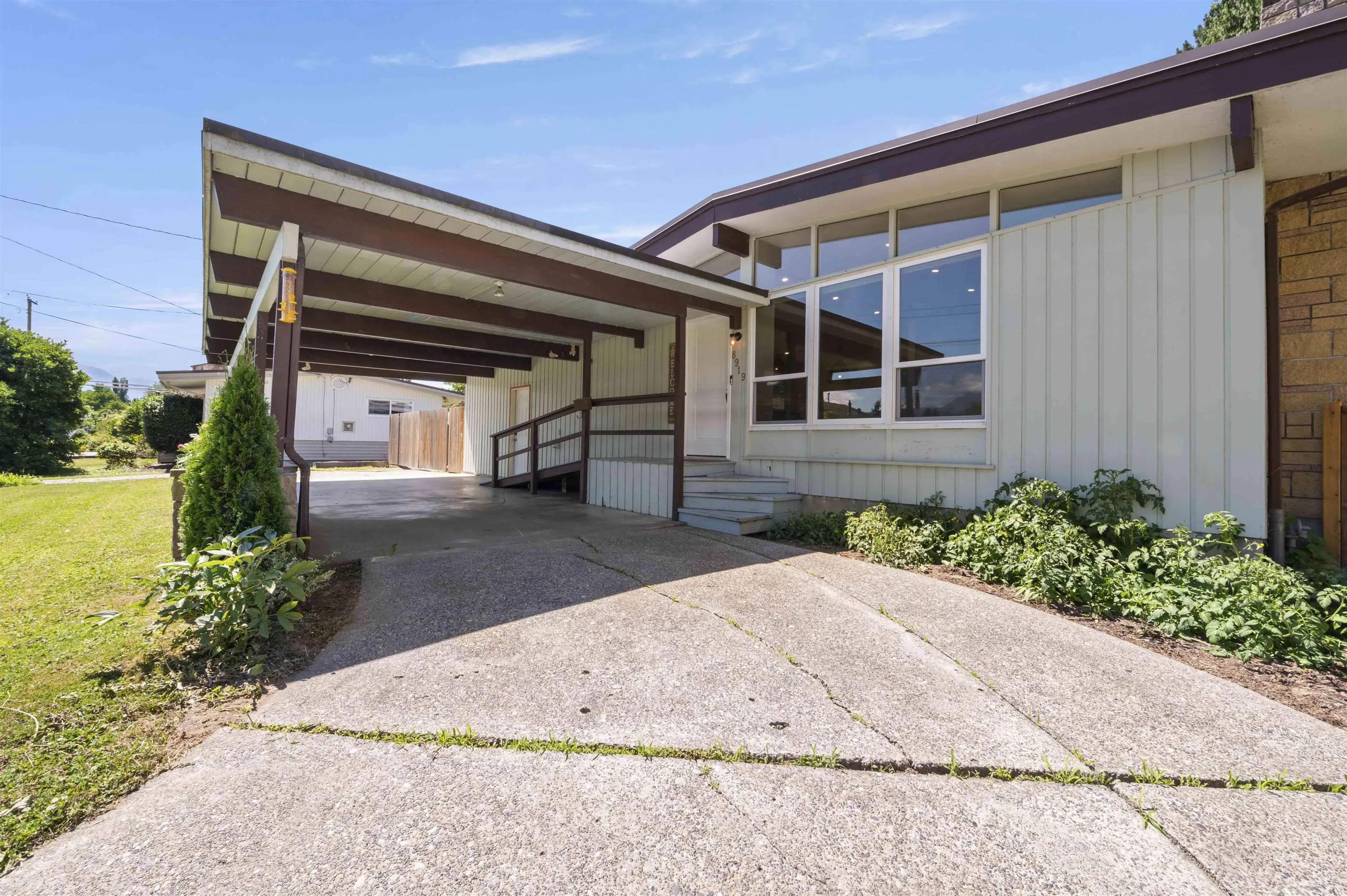 8919 Glenwood Street