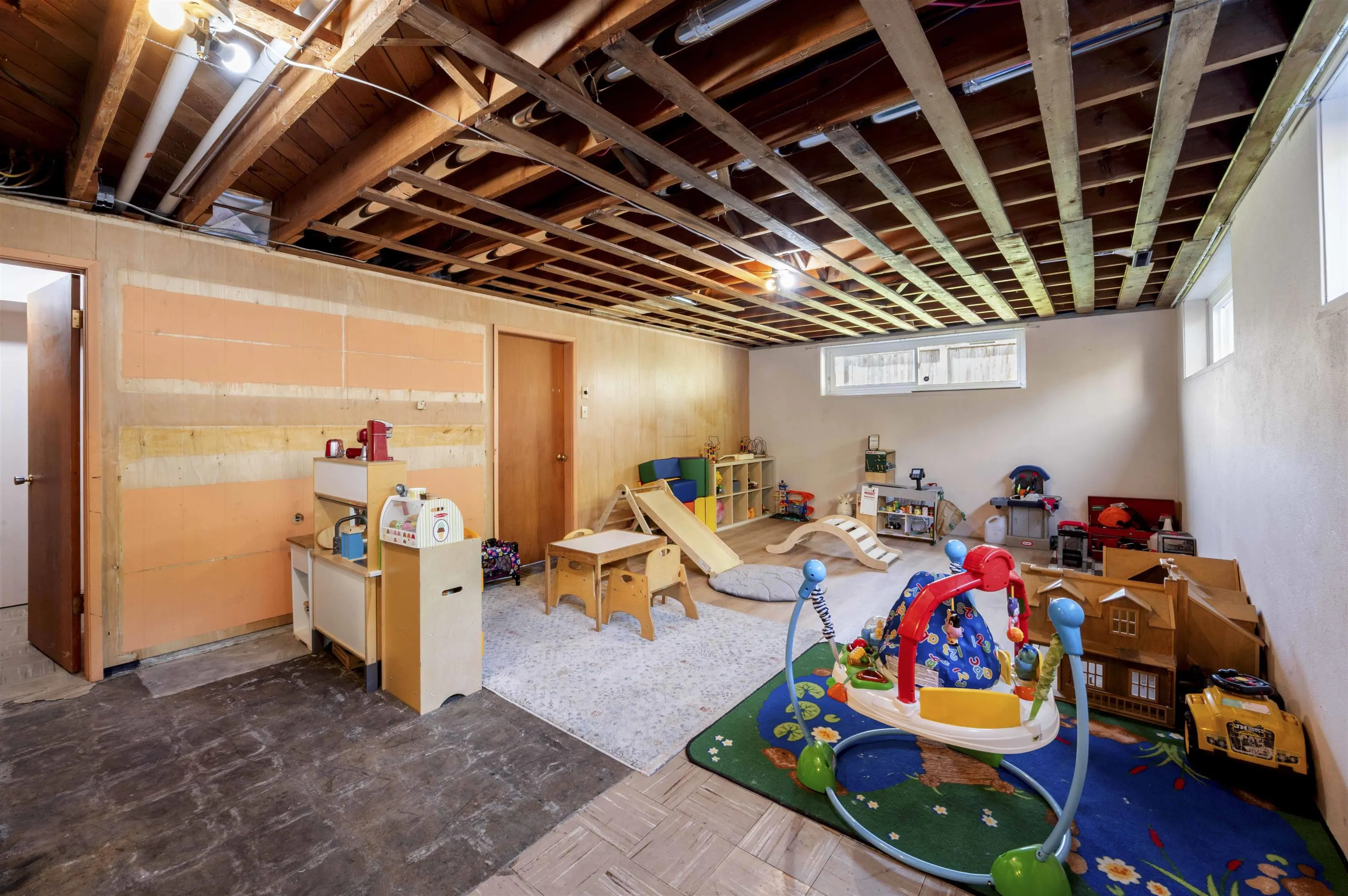 8919 Glenwood Street