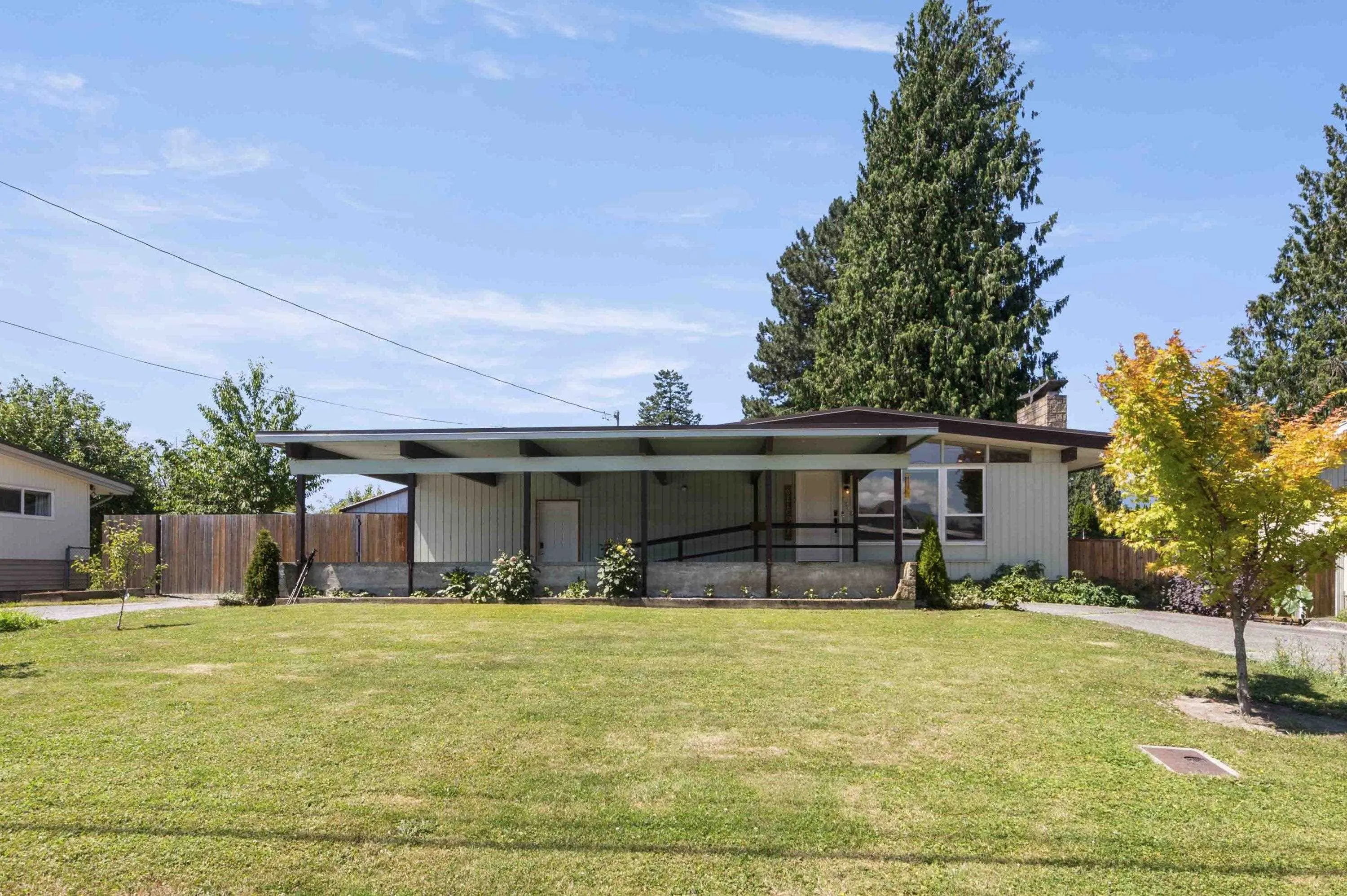 8919 Glenwood Street